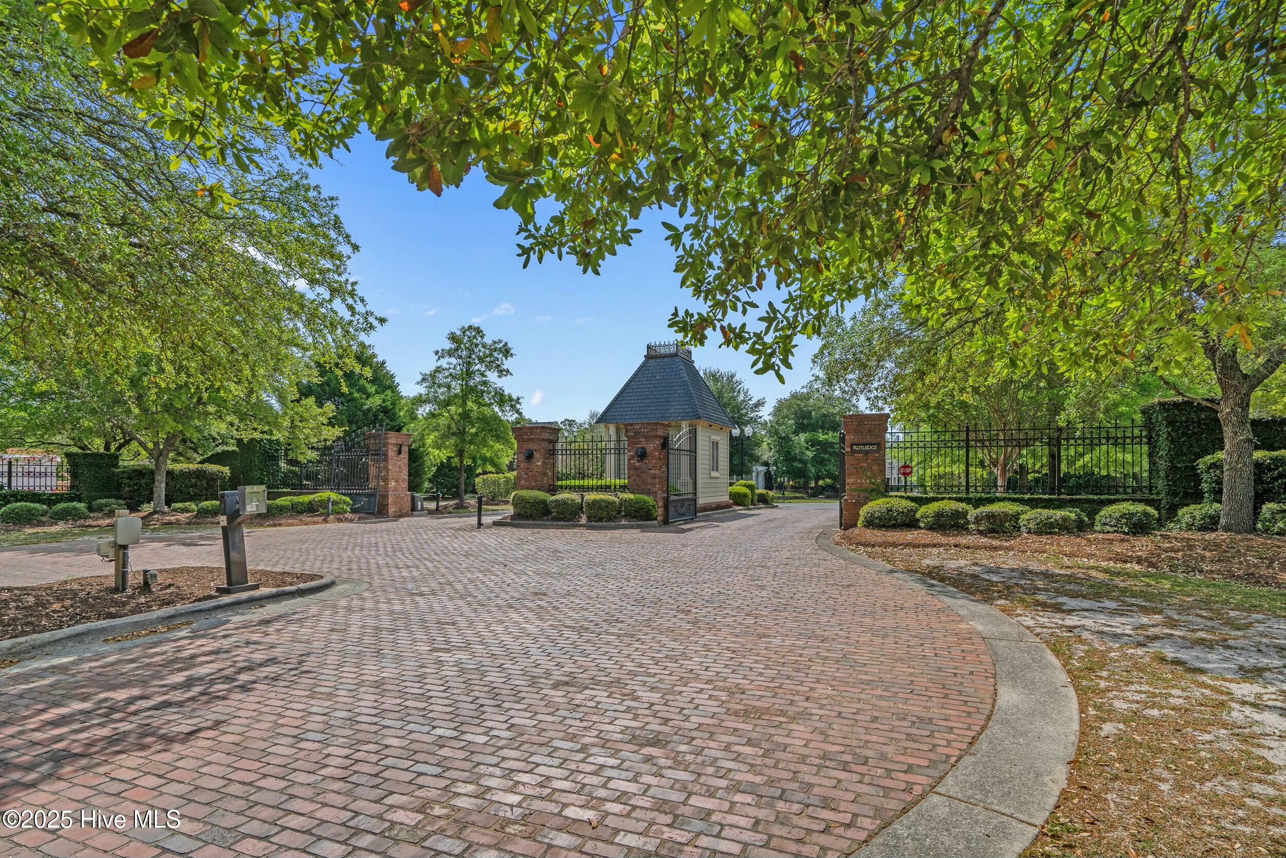 3088 Brackenbury Street Property Photo 14