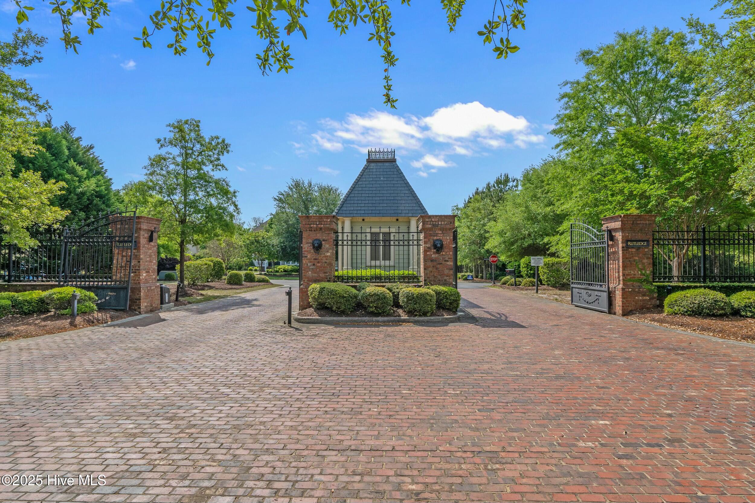 3088 Brackenbury Street Property Photo 15