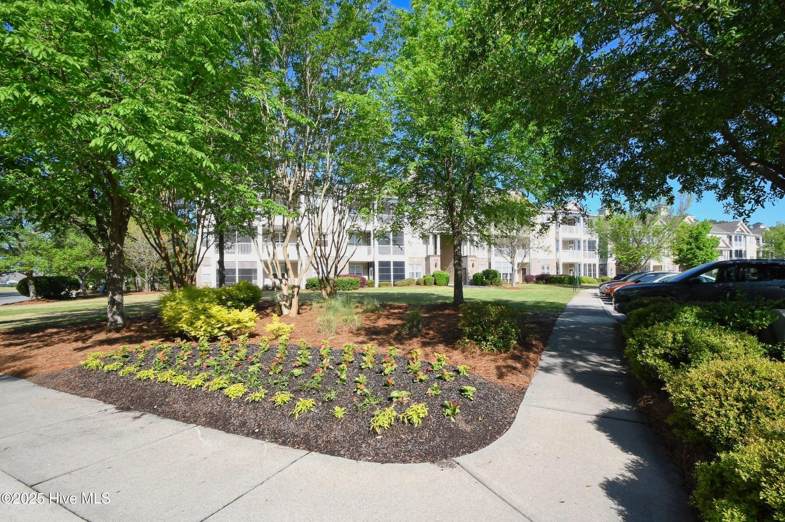 290 Woodlands Way Unit 18 Property Photo 1
