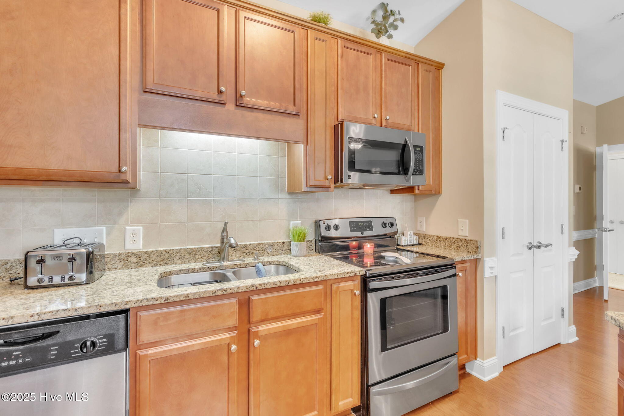 124 Gallery Drive Unit 302 Property Photo 14
