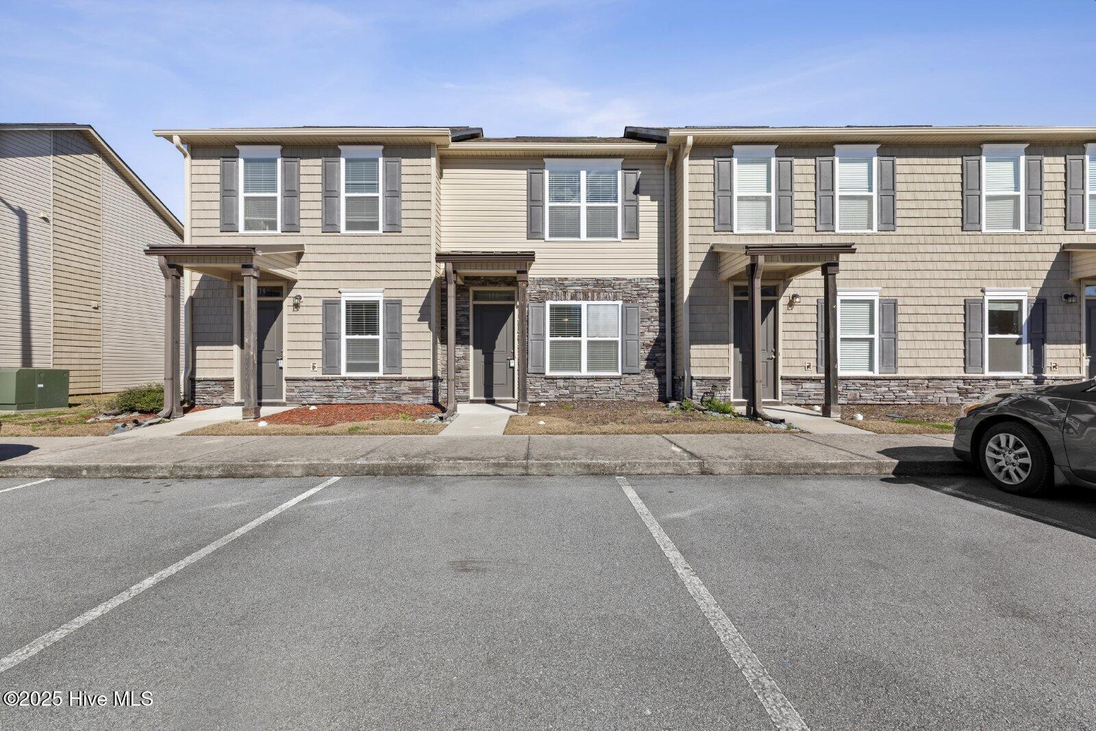 Queens Creek Real Estate Listings Main Image