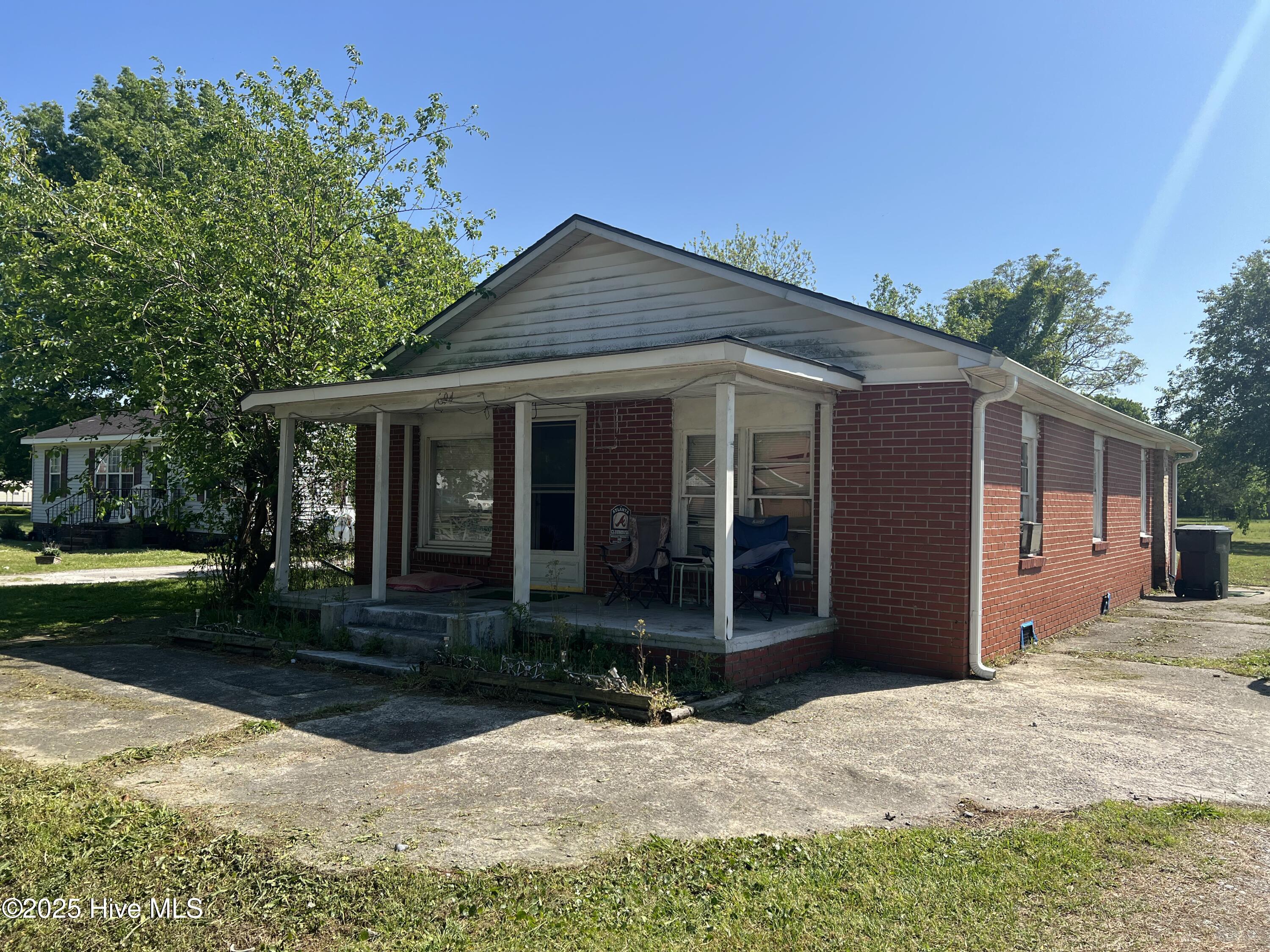 Dillard Middle Real Estate Listings Main Image