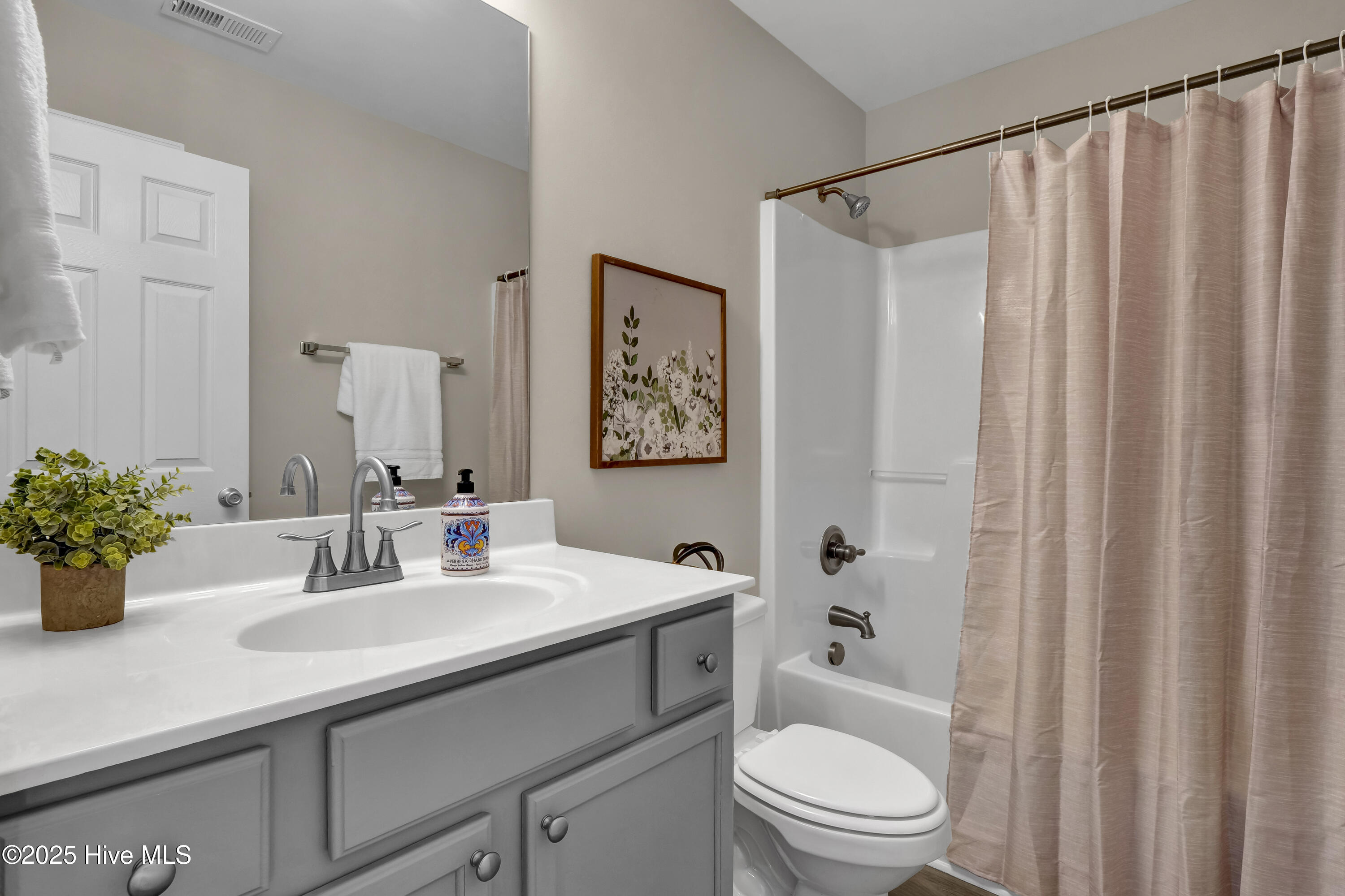304 Big Tree Lane Property Photo 25