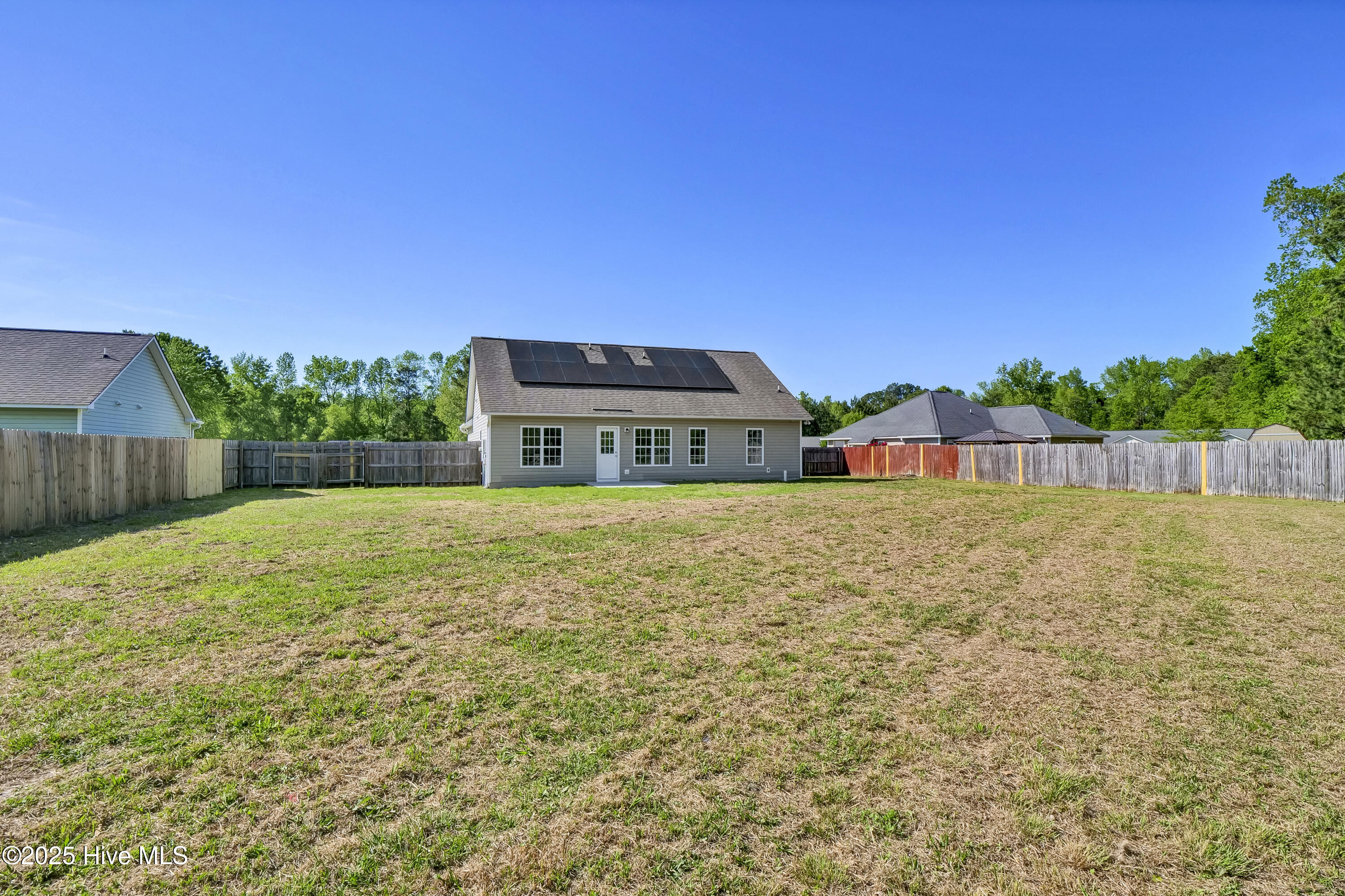 304 Big Tree Lane Property Photo 30