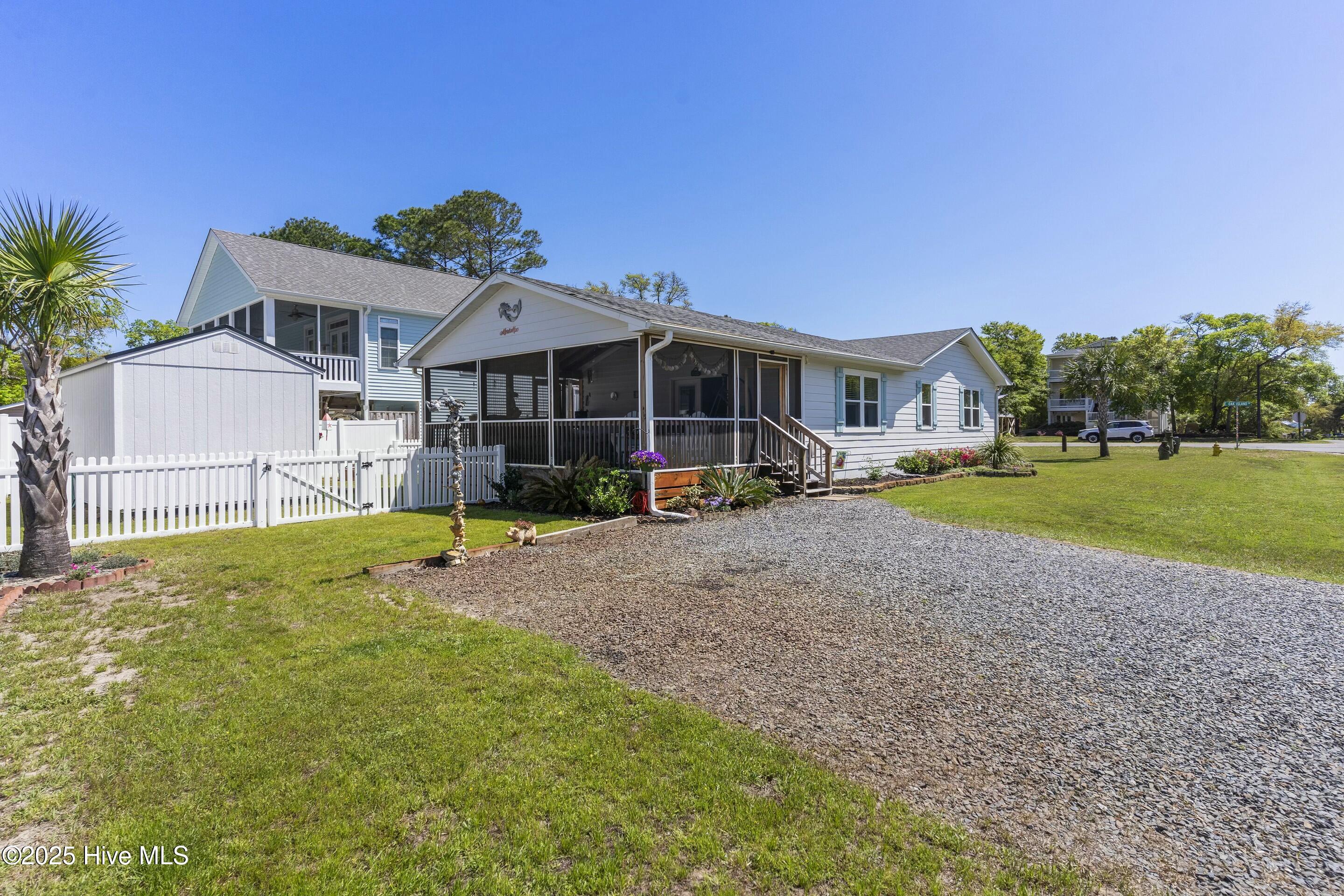 802 E Oak Island Drive Property Photo 1