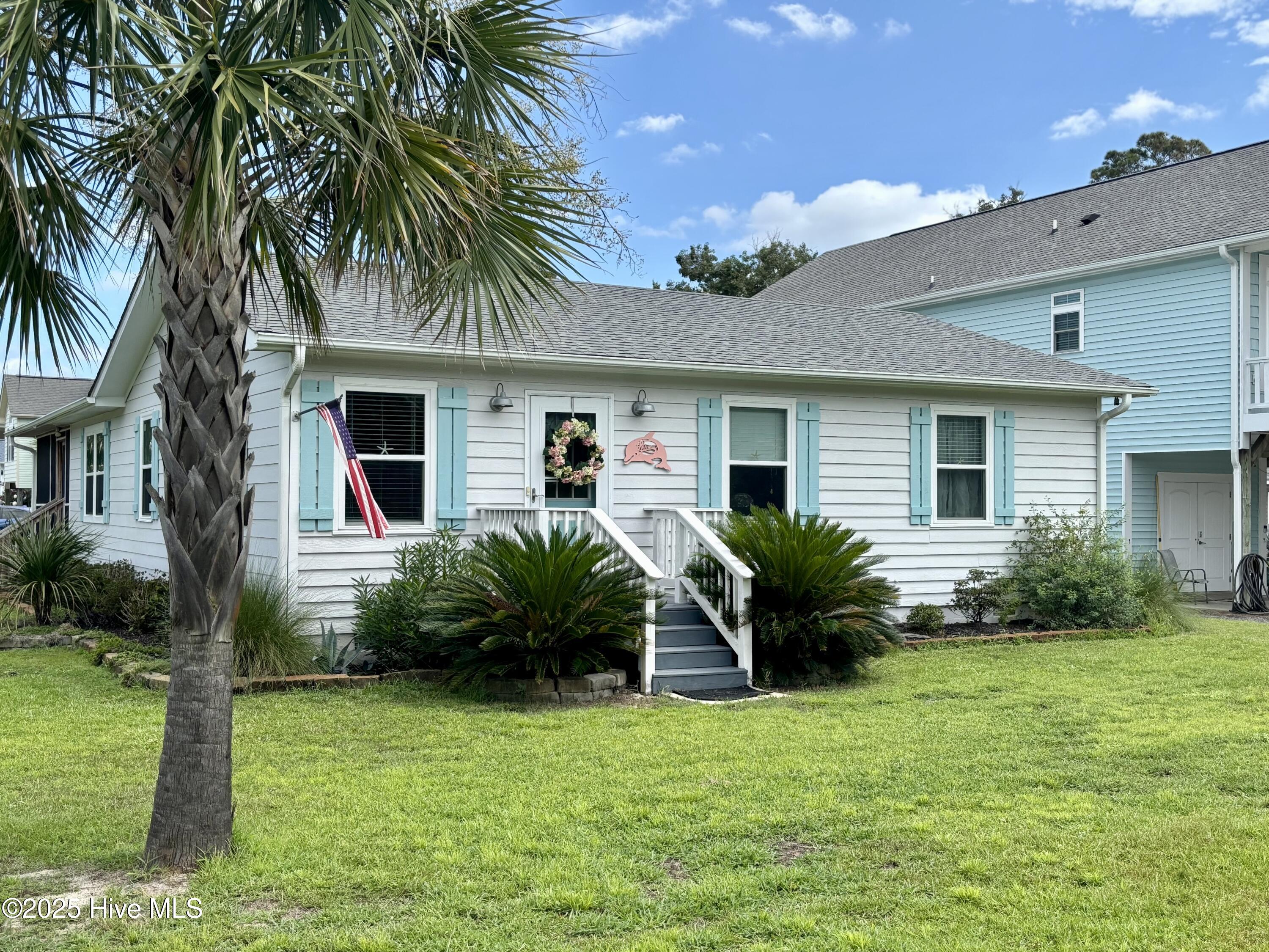 802 E Oak Island Drive Property Photo 2