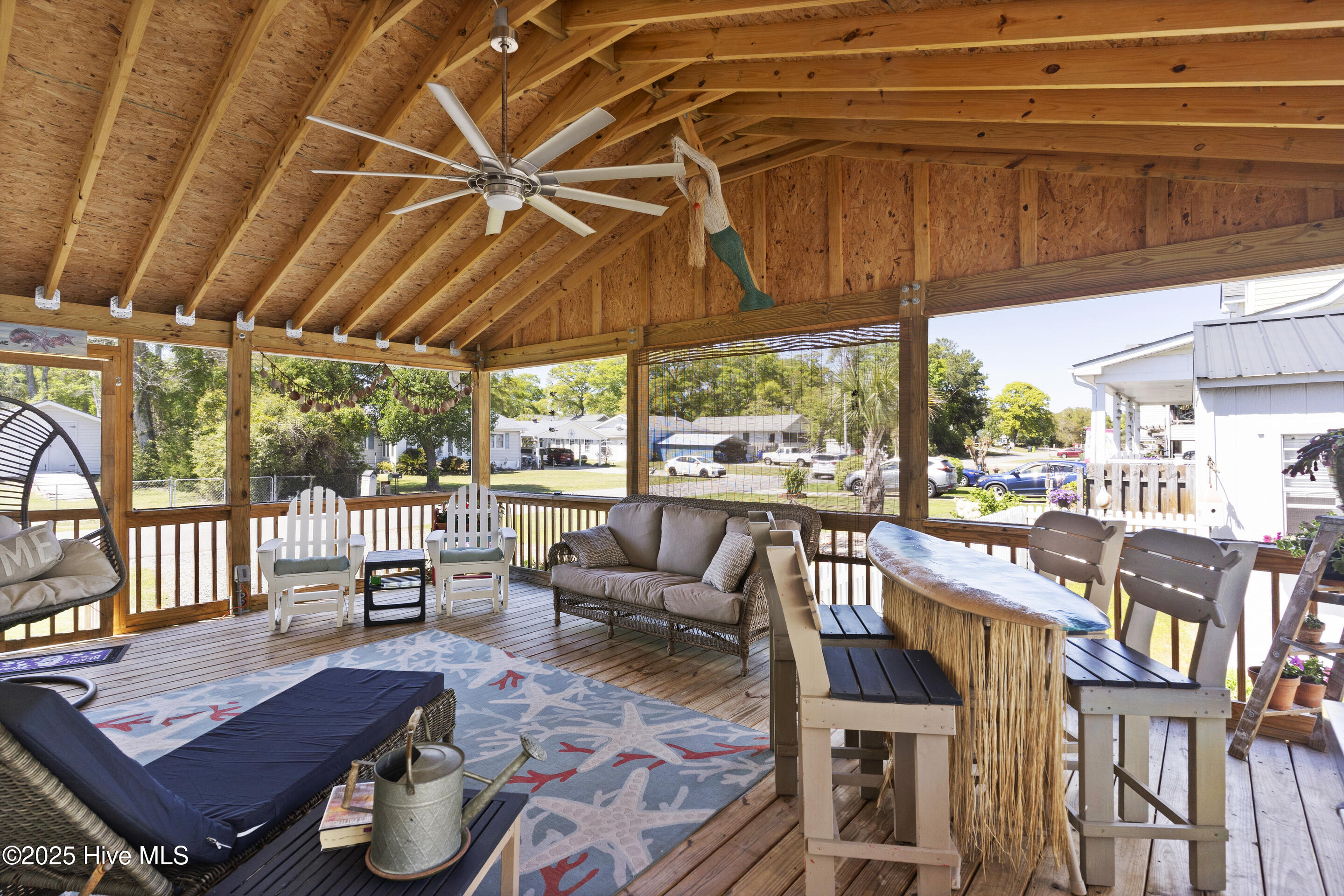 802 E Oak Island Drive Property Photo 7