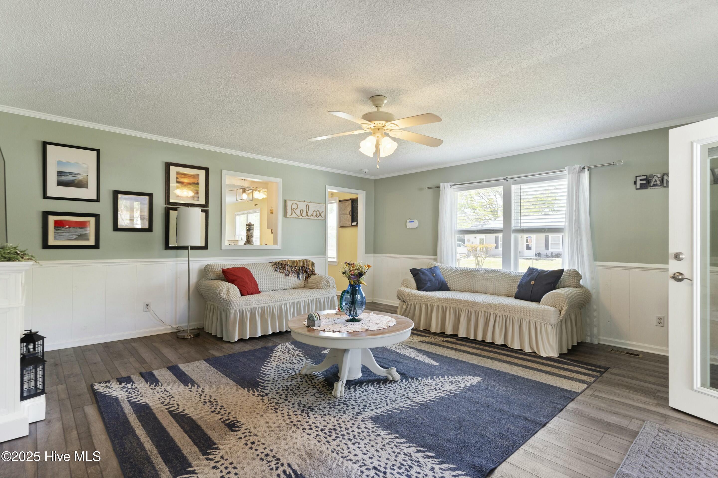 802 E Oak Island Drive Property Photo 10
