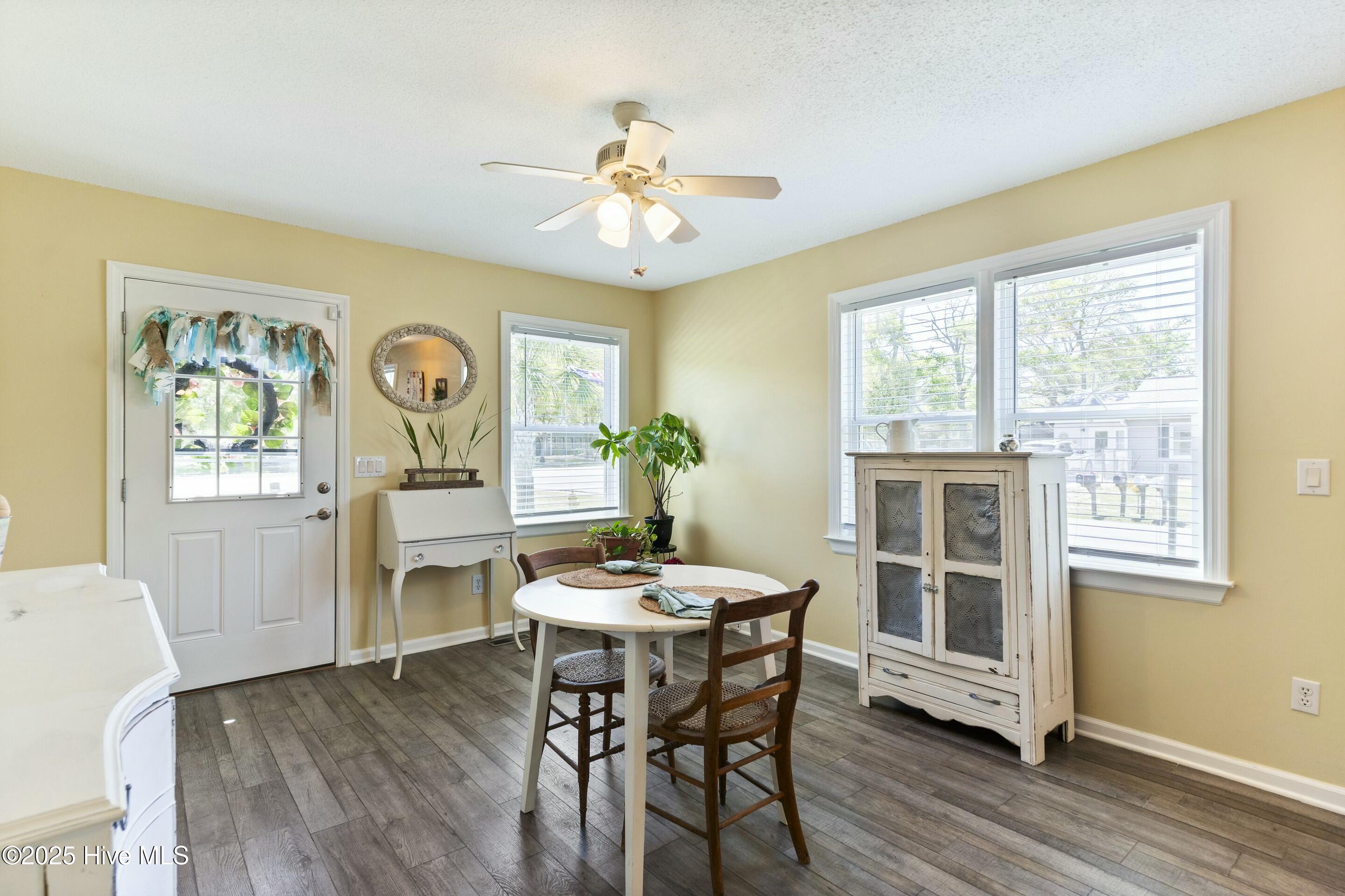 802 E Oak Island Drive Property Photo 16