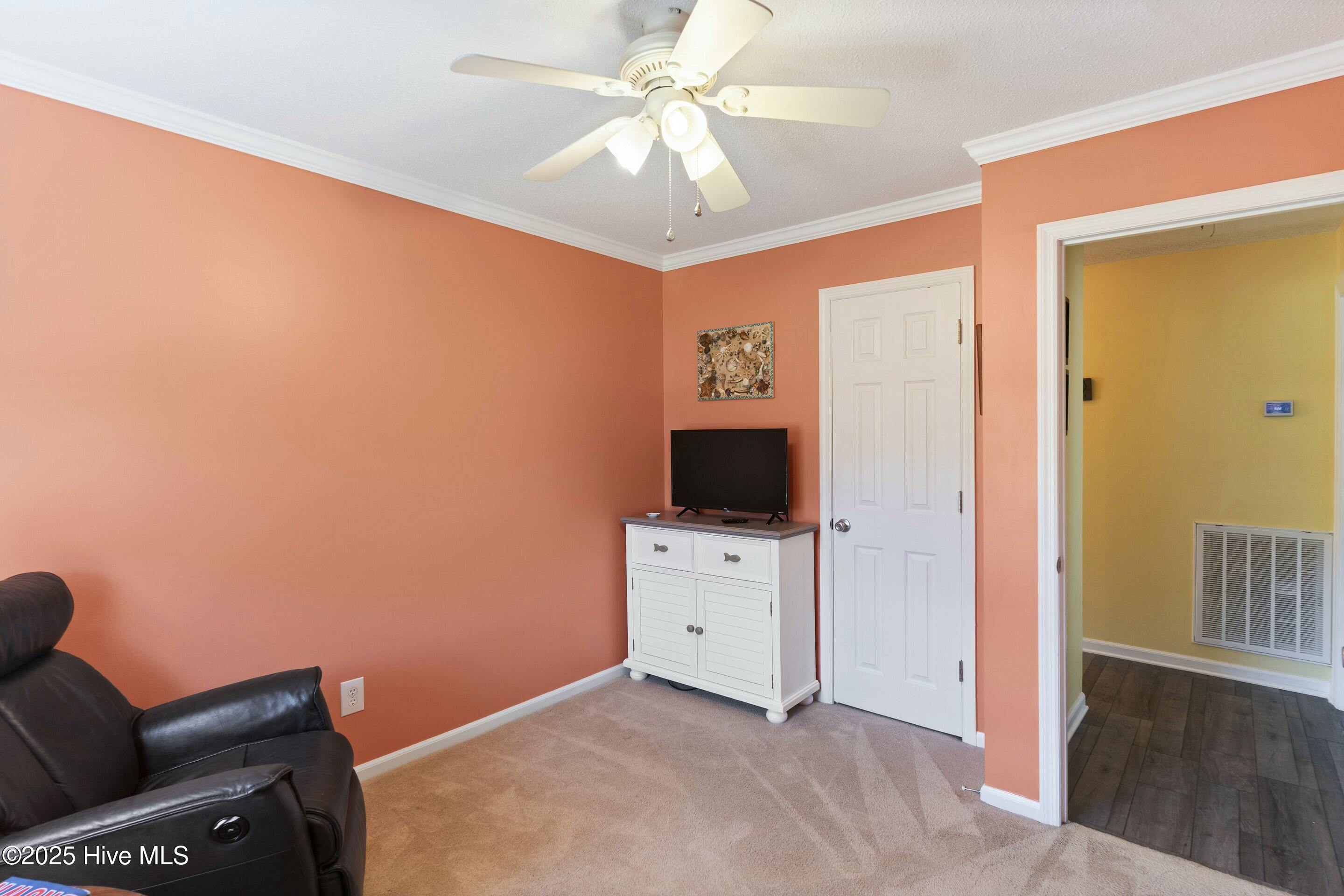 802 E Oak Island Drive Property Photo 25