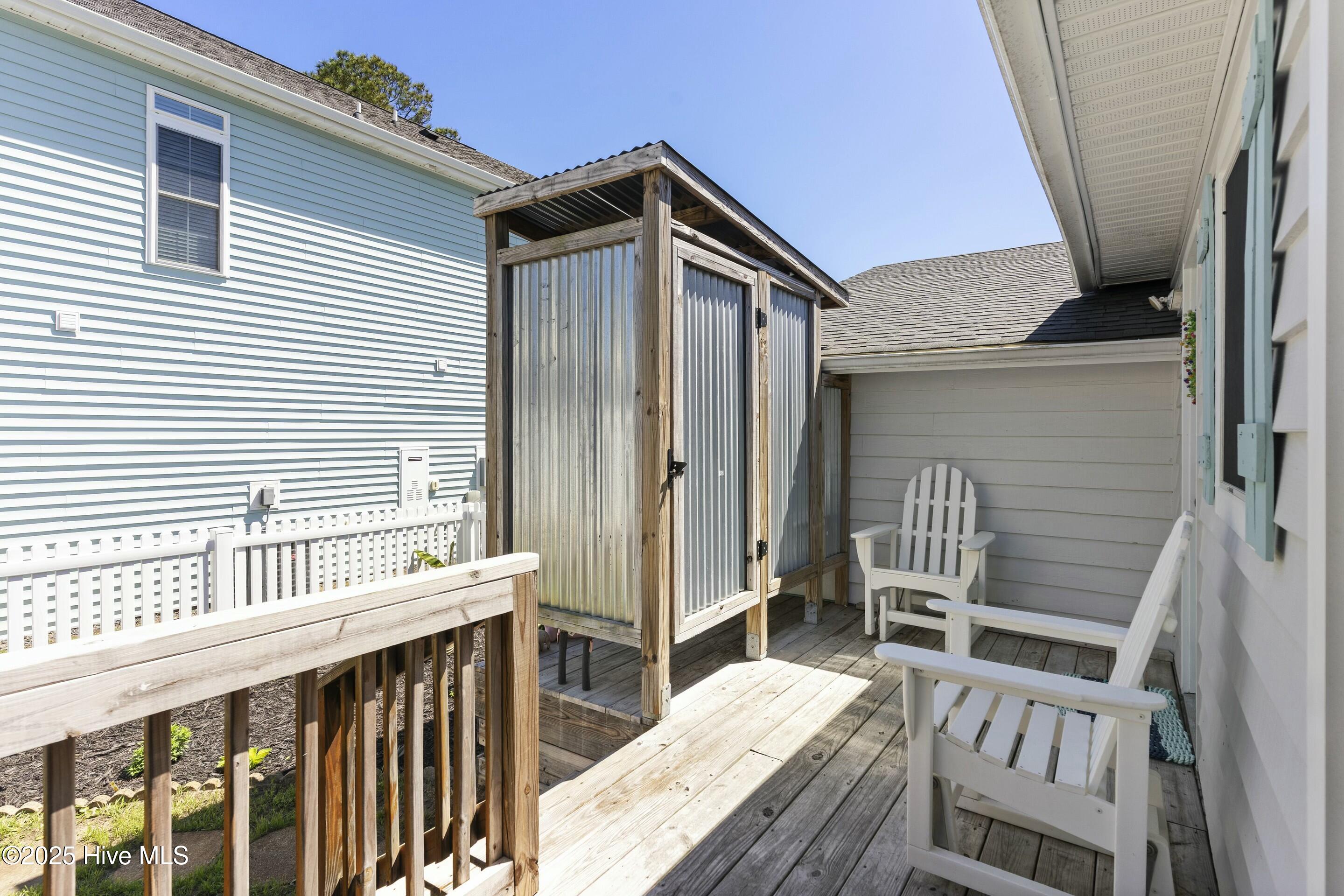 802 E Oak Island Drive Property Photo 29