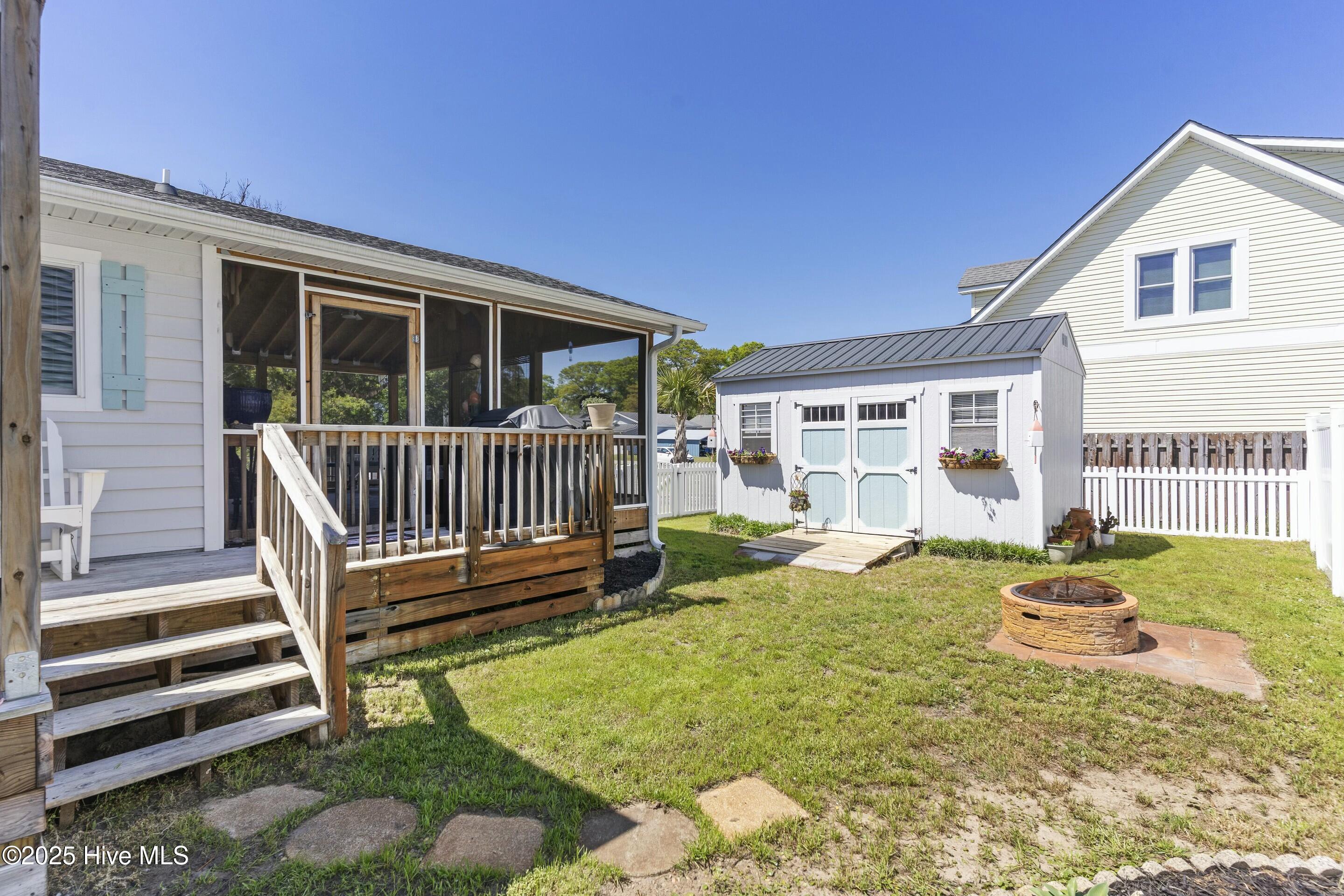 802 E Oak Island Drive Property Photo 34