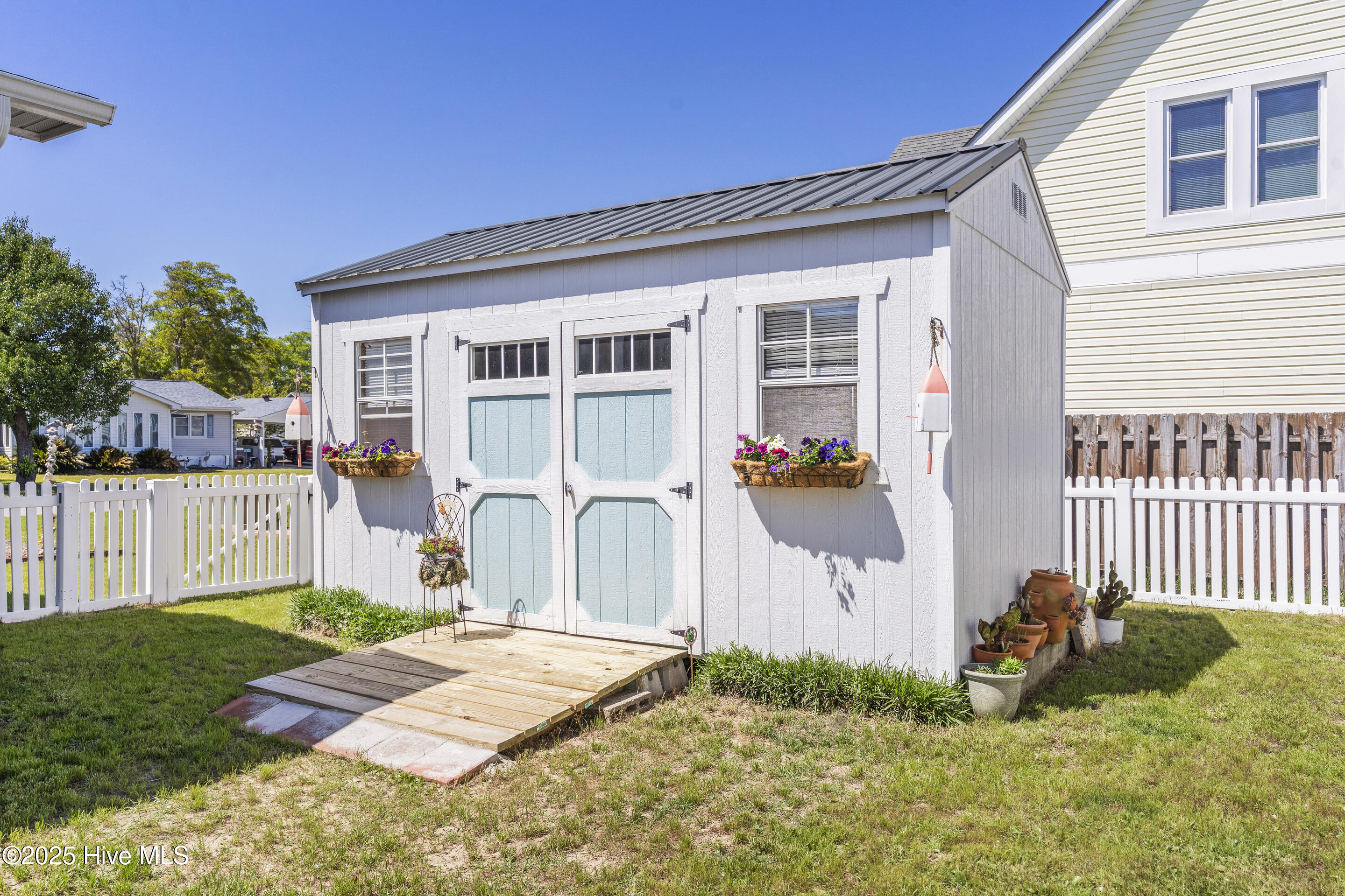 802 E Oak Island Drive Property Photo 35