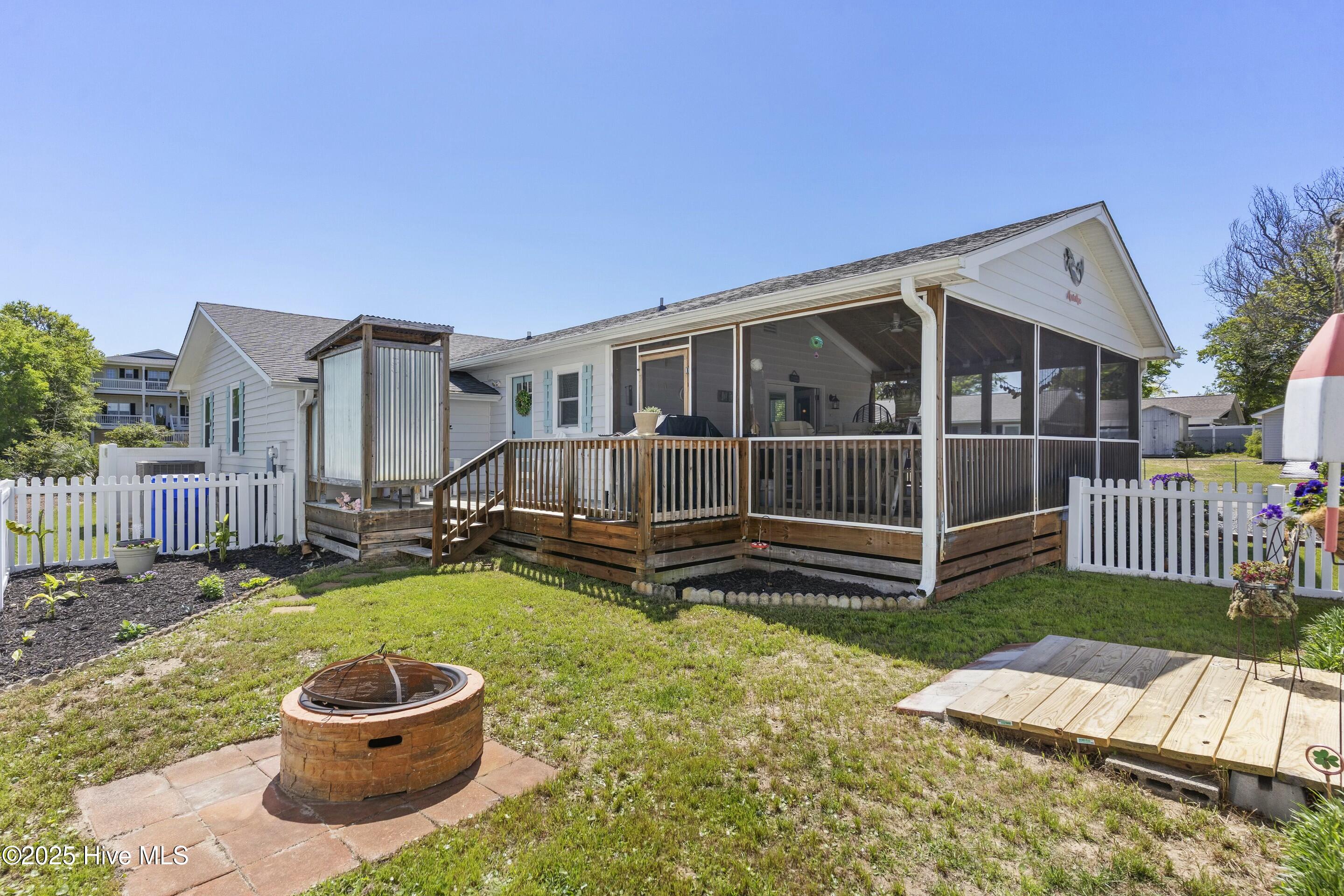 802 E Oak Island Drive Property Photo 36
