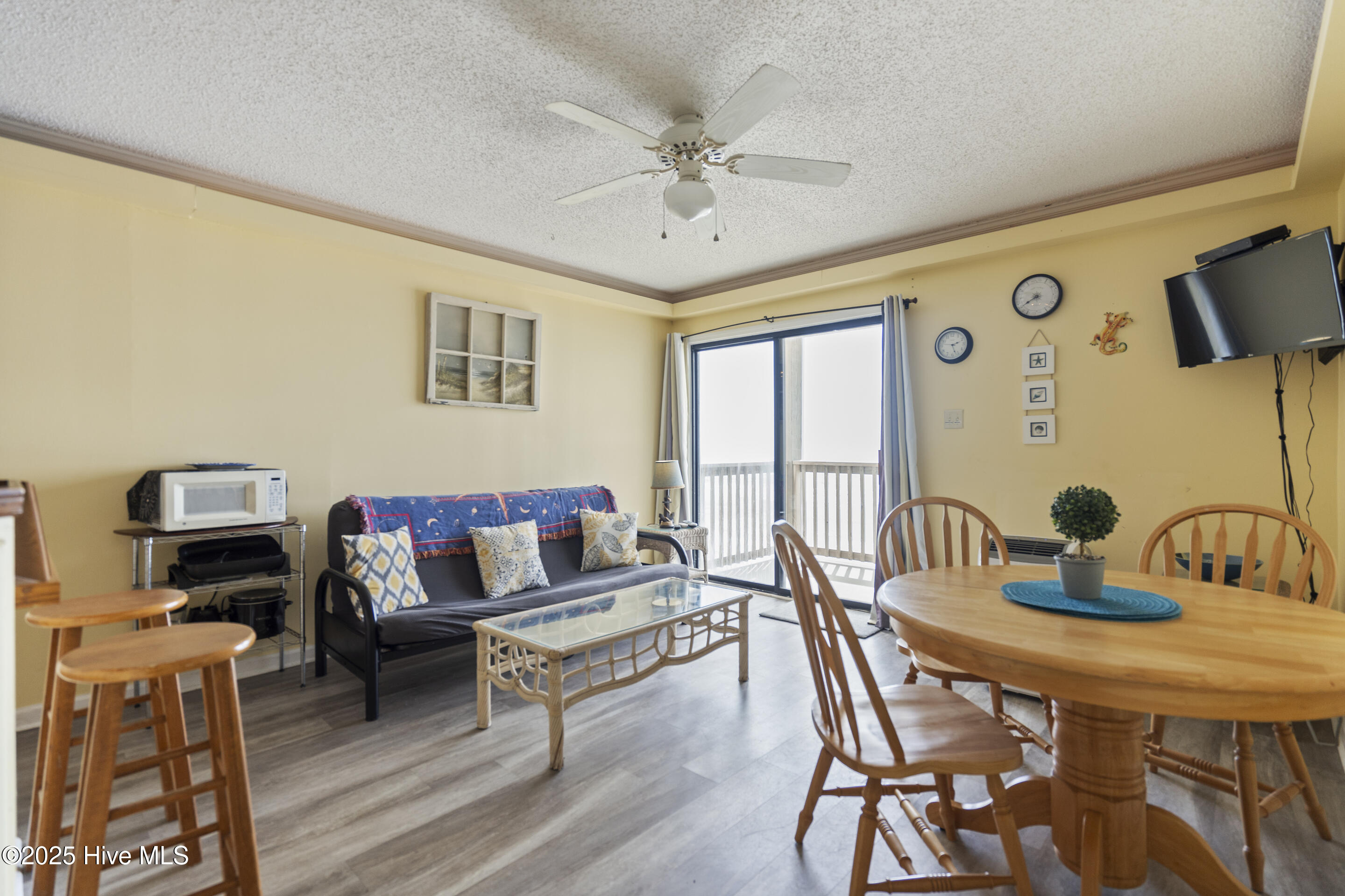 2264 New River Inlet Road 304 Property Photo 2