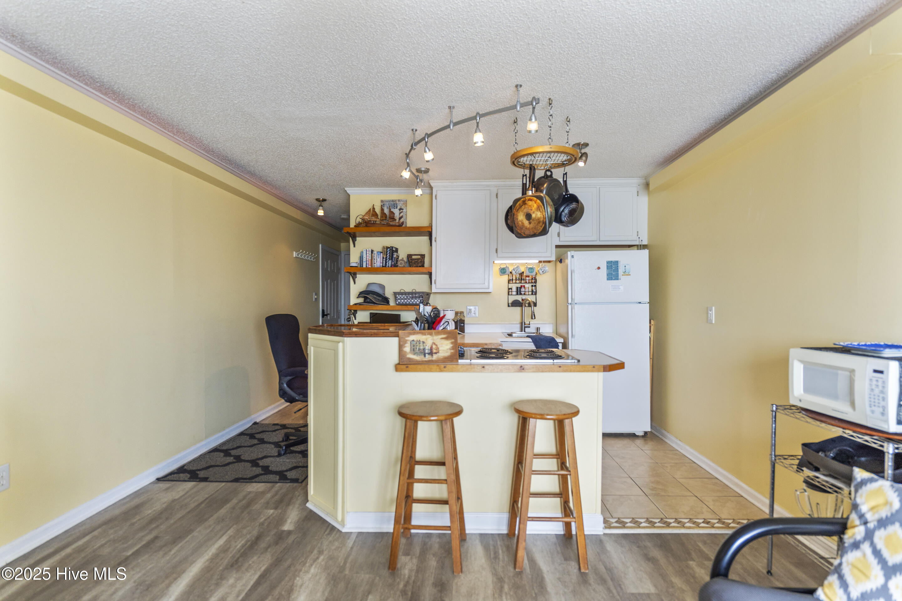 2264 New River Inlet Road 304 Property Photo 4