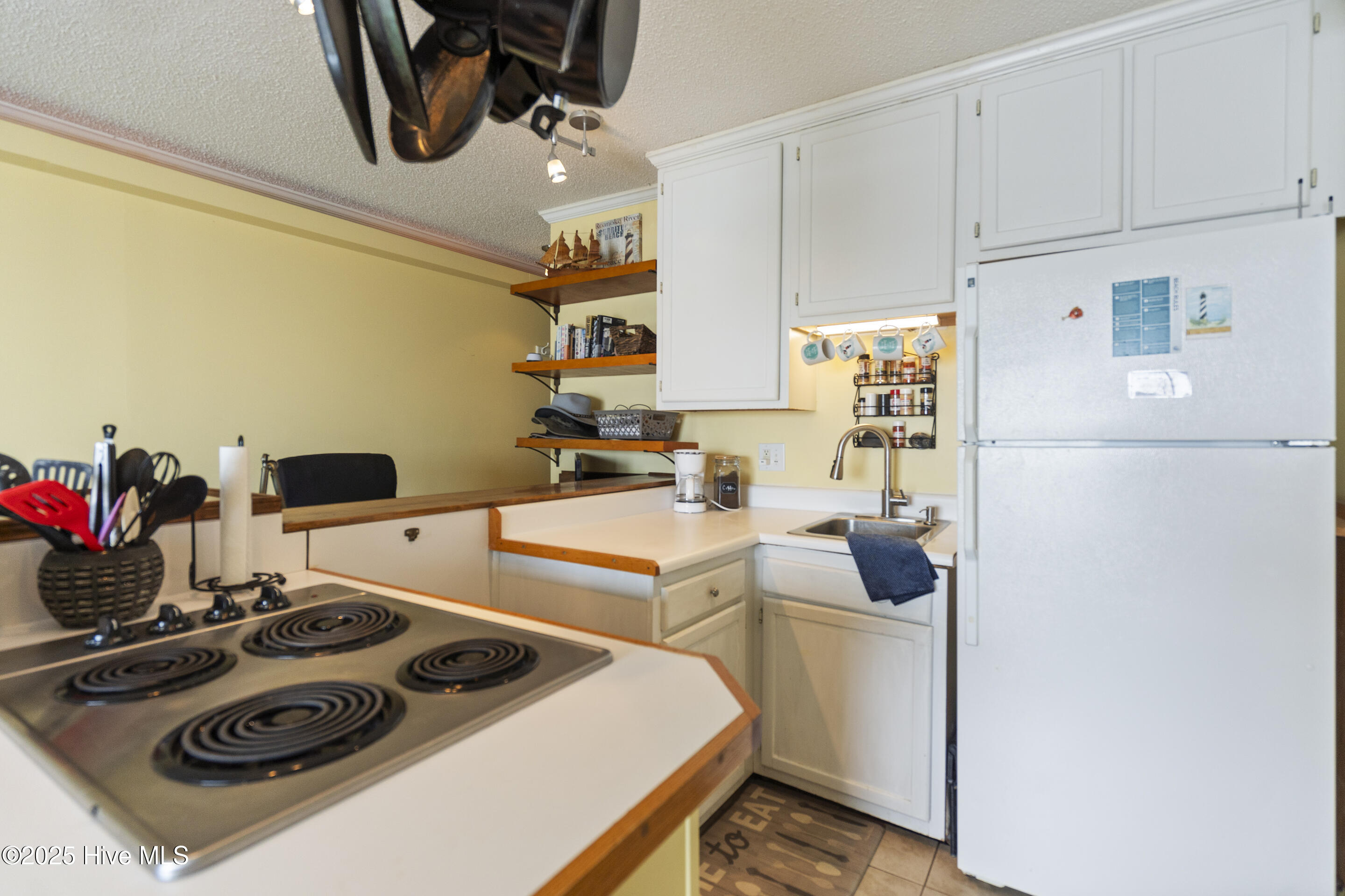 2264 New River Inlet Road 304 Property Photo 6