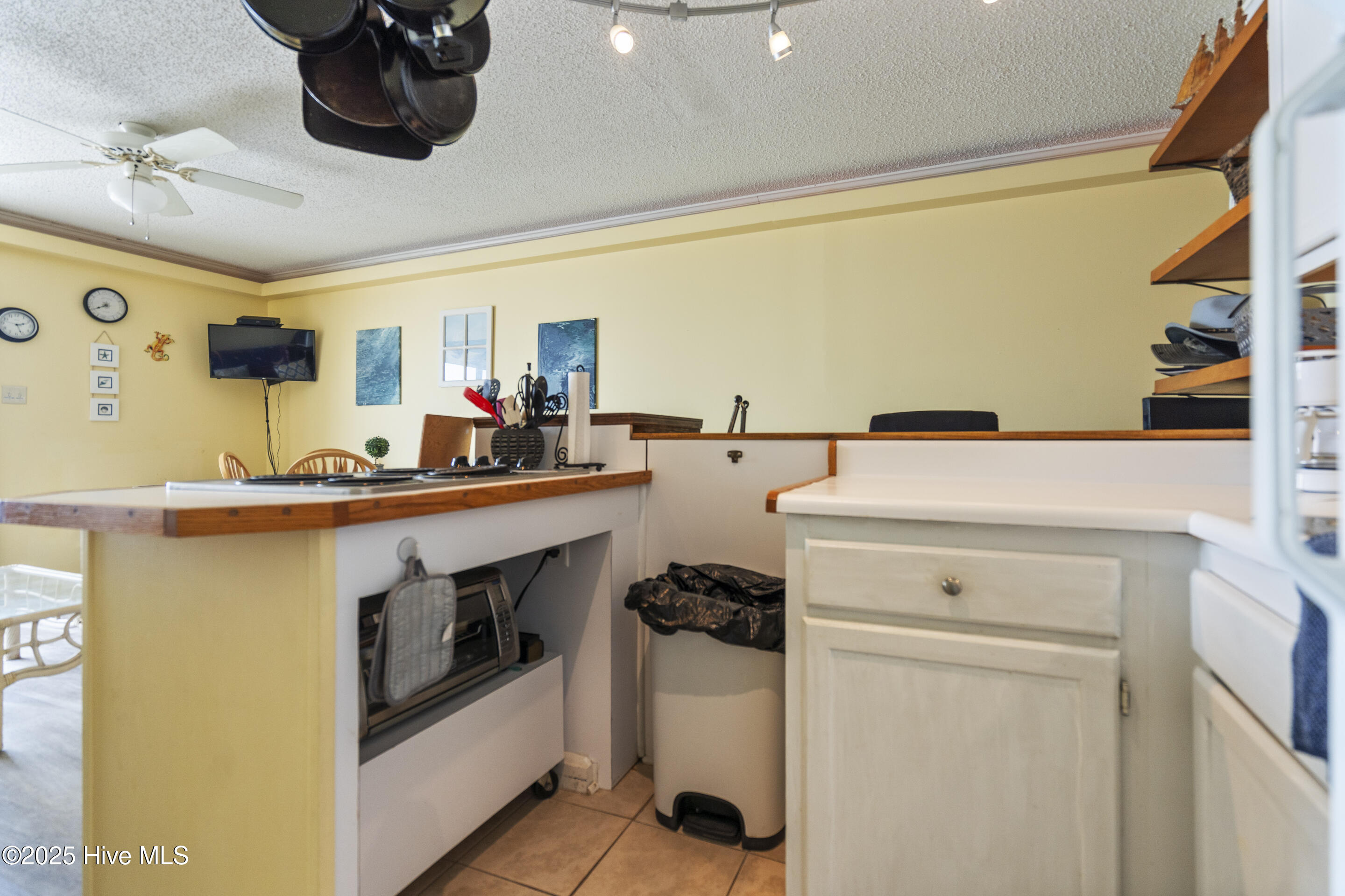 2264 New River Inlet Road 304 Property Photo 8