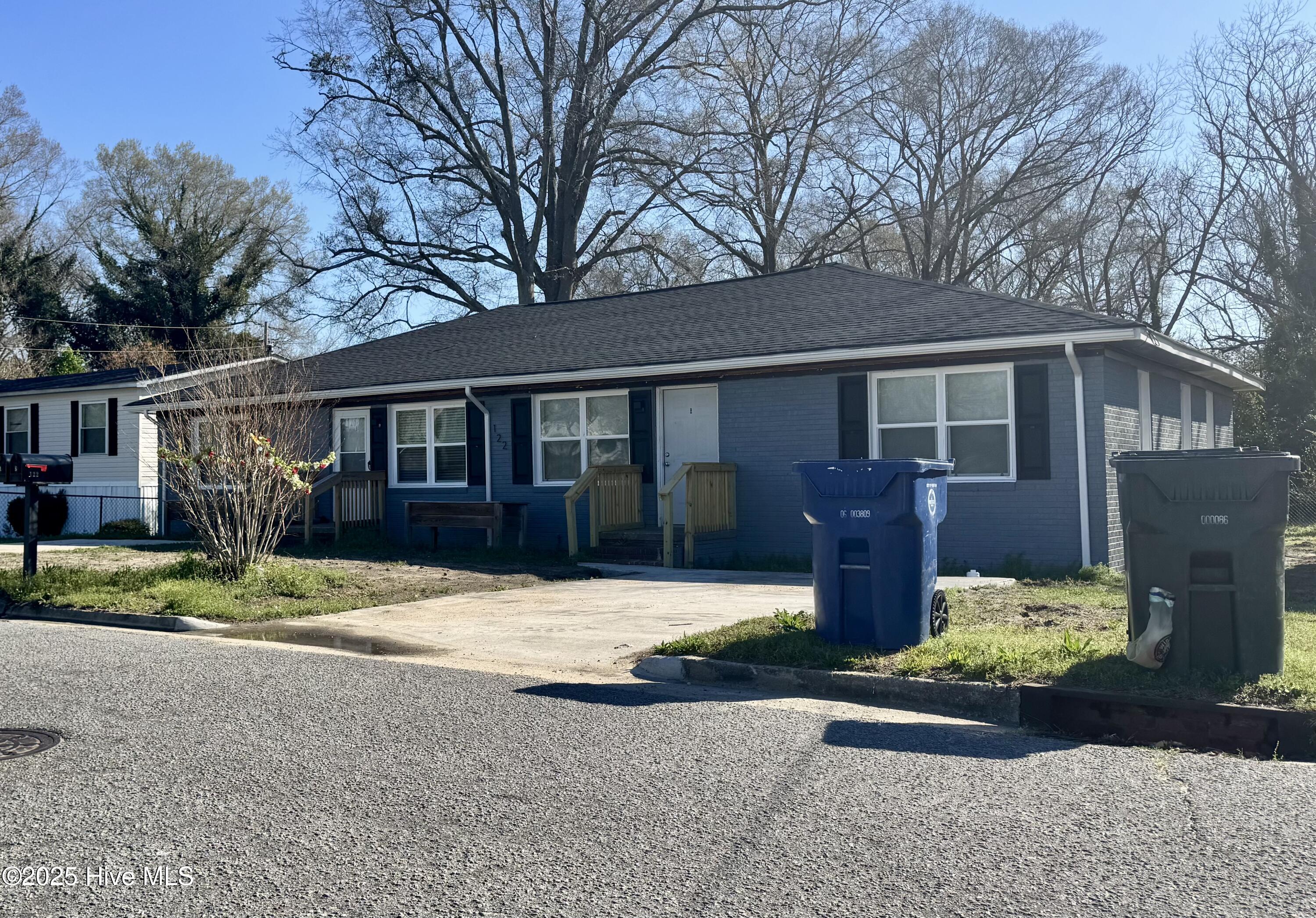 122 S Orion Street Property Photo