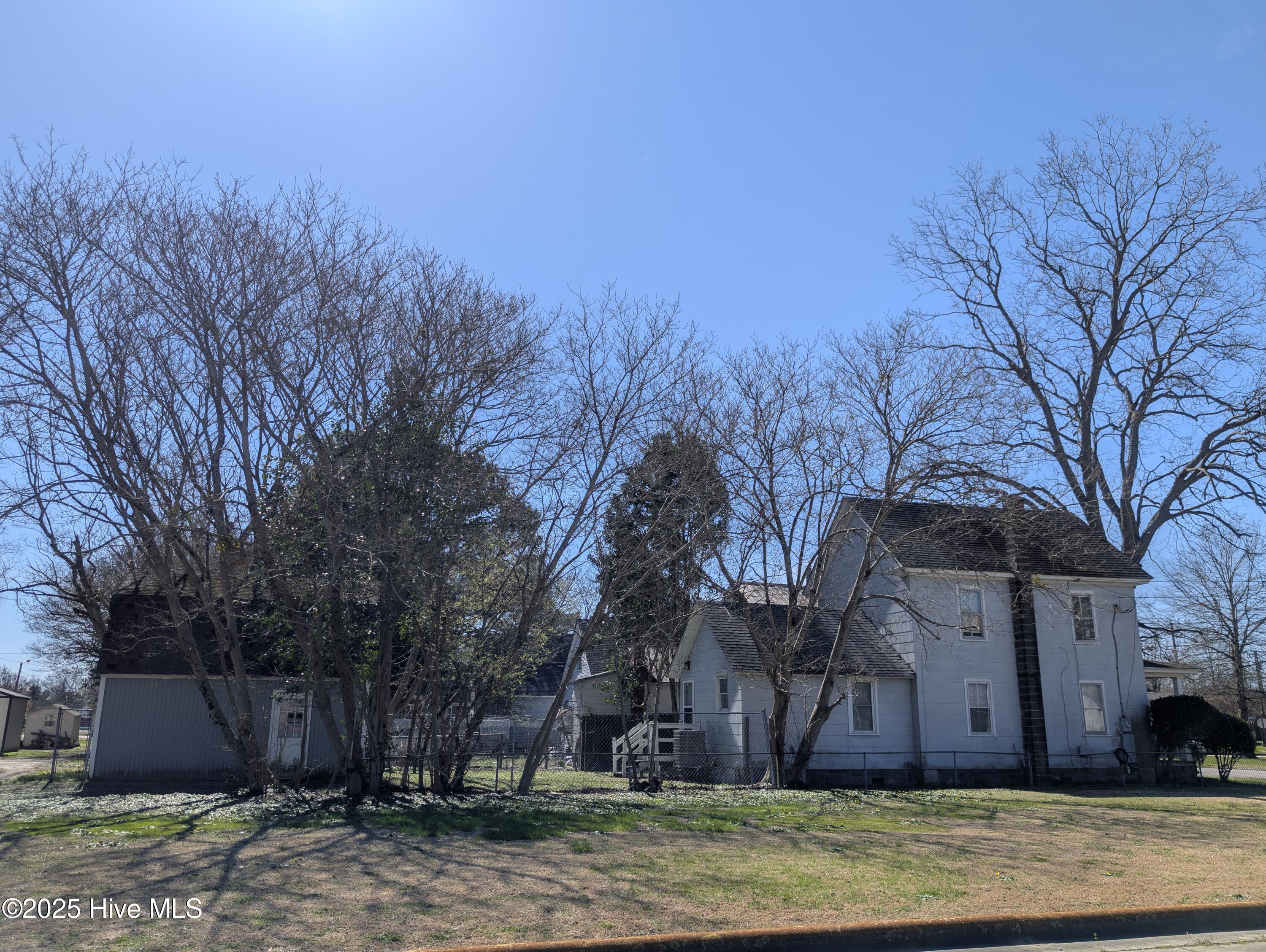 710 Beech Street Property Photo 15