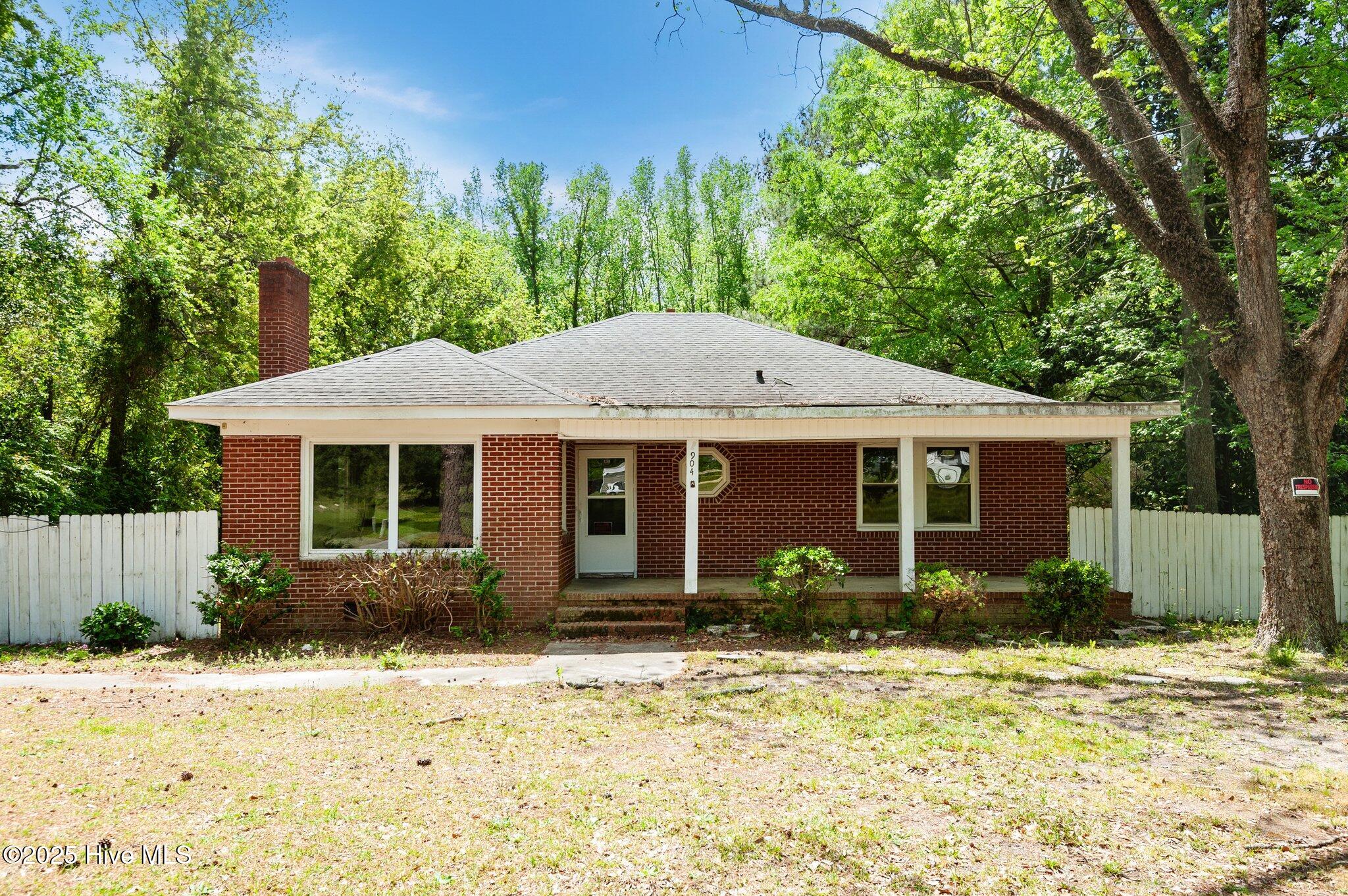 904 Liberty Hill Road Property Photo 1