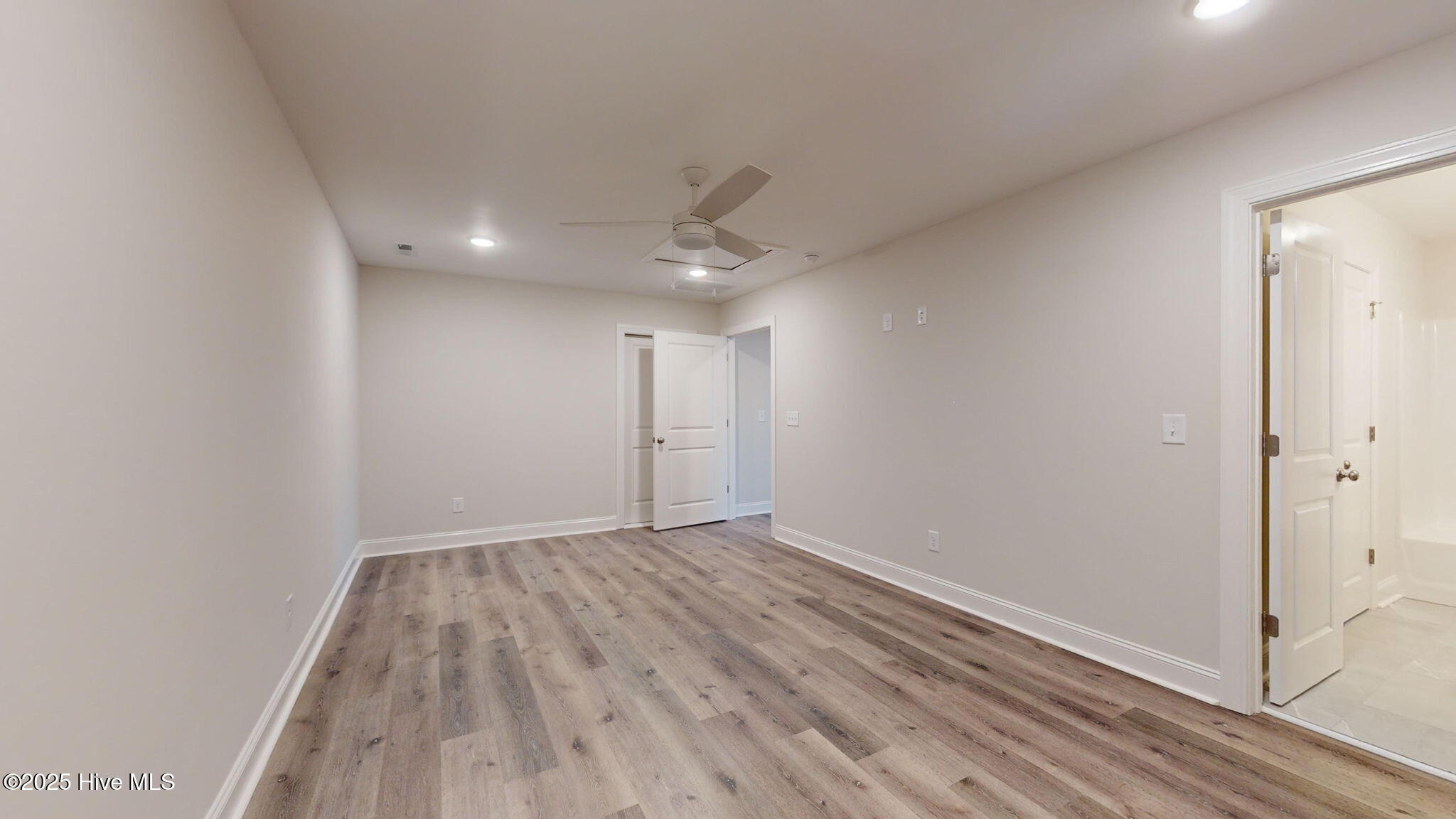 2028 Dartford Drive B Property Photo 3