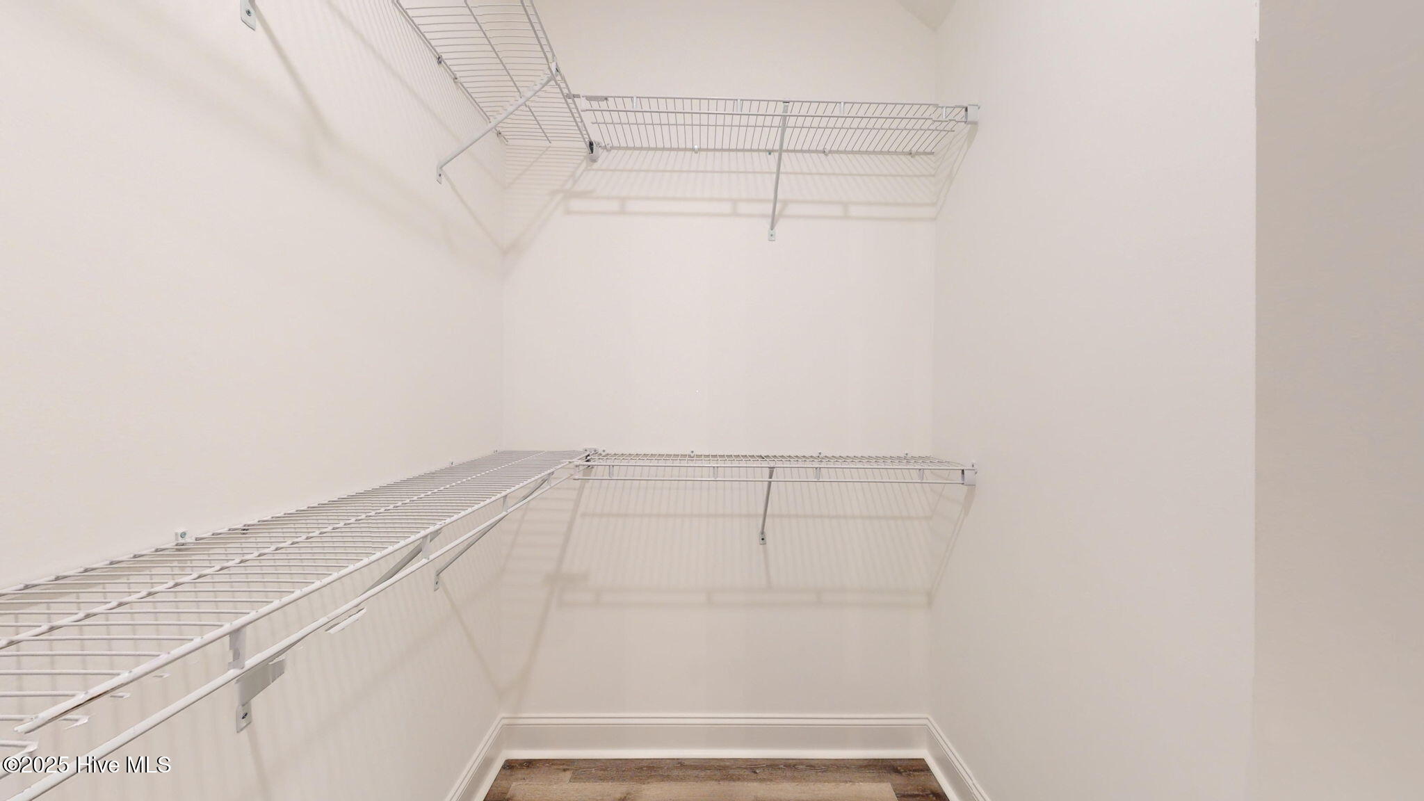 2028 Dartford Drive B Property Photo 4