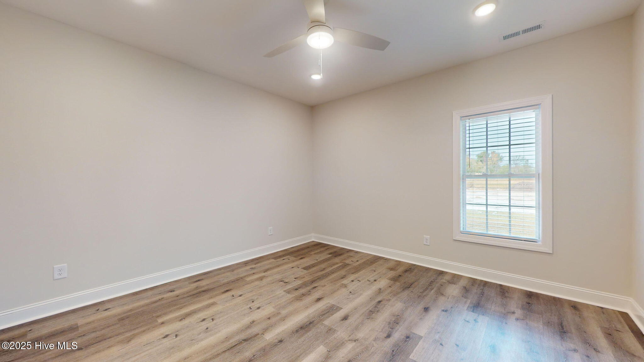 2028 Dartford Drive B Property Photo 11