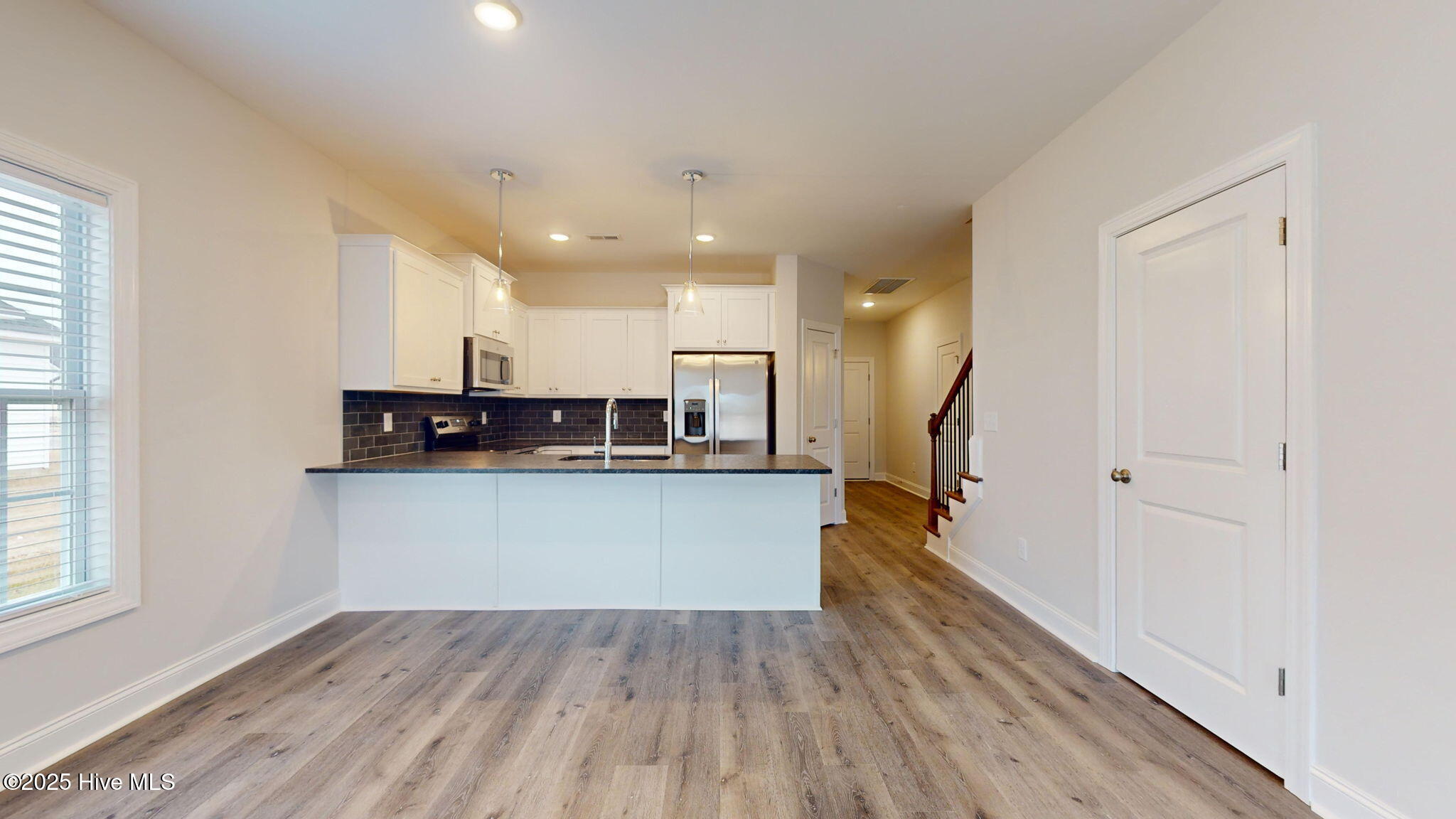 2028 Dartford Drive B Property Photo 12