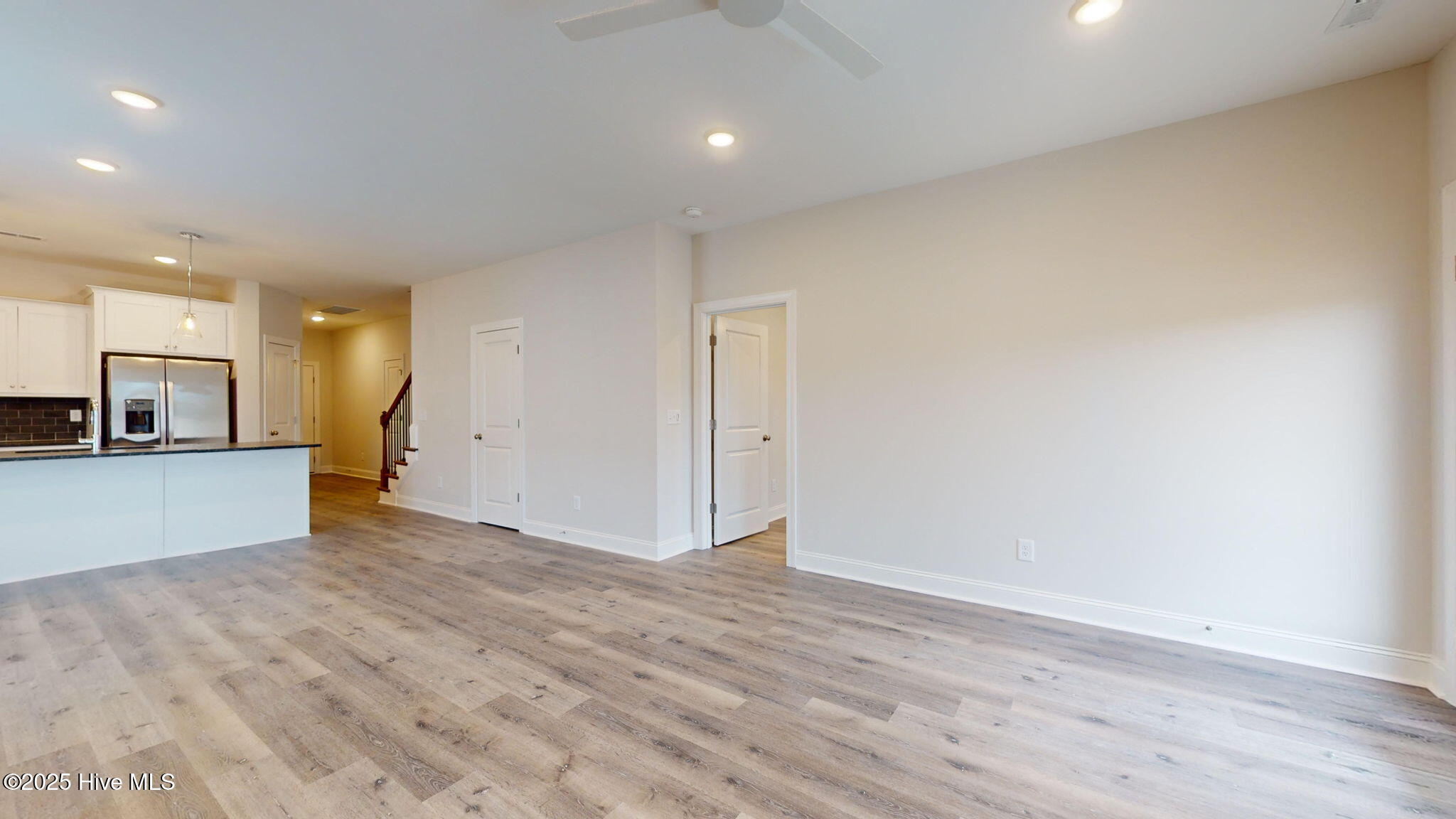 2028 Dartford Drive B Property Photo 13