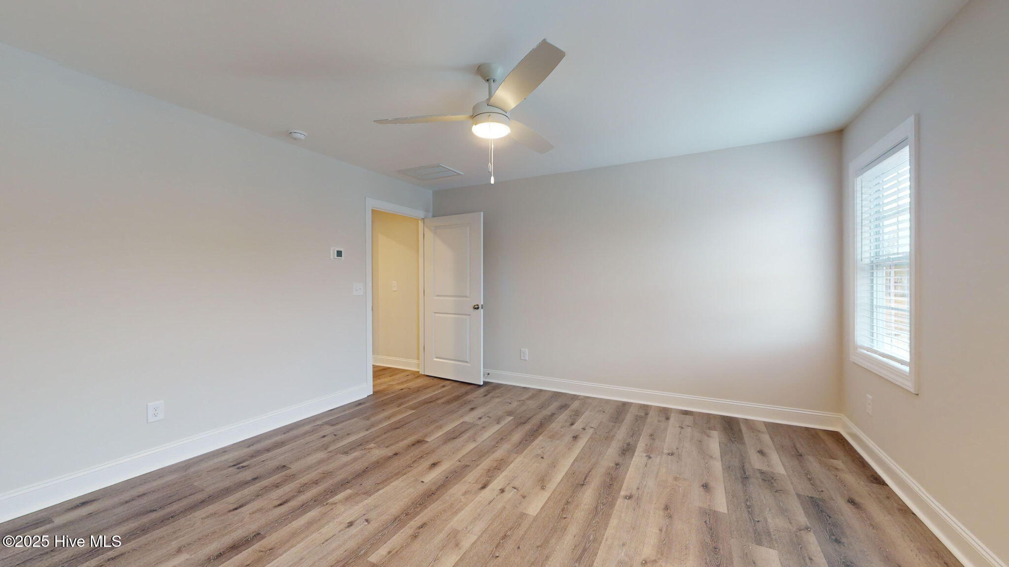 2028 Dartford Drive B Property Photo 18