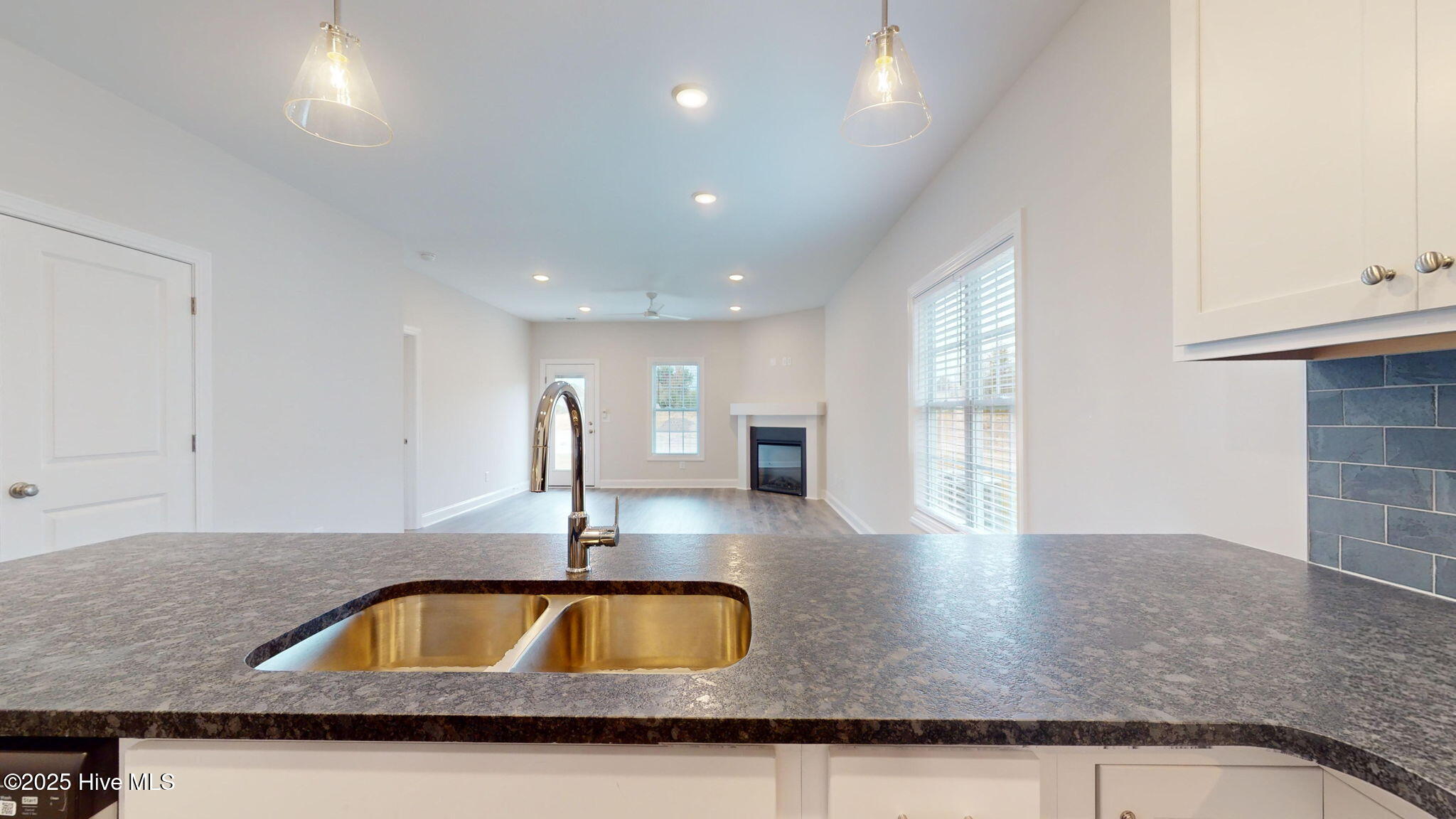 2028 Dartford Drive B Property Photo 23