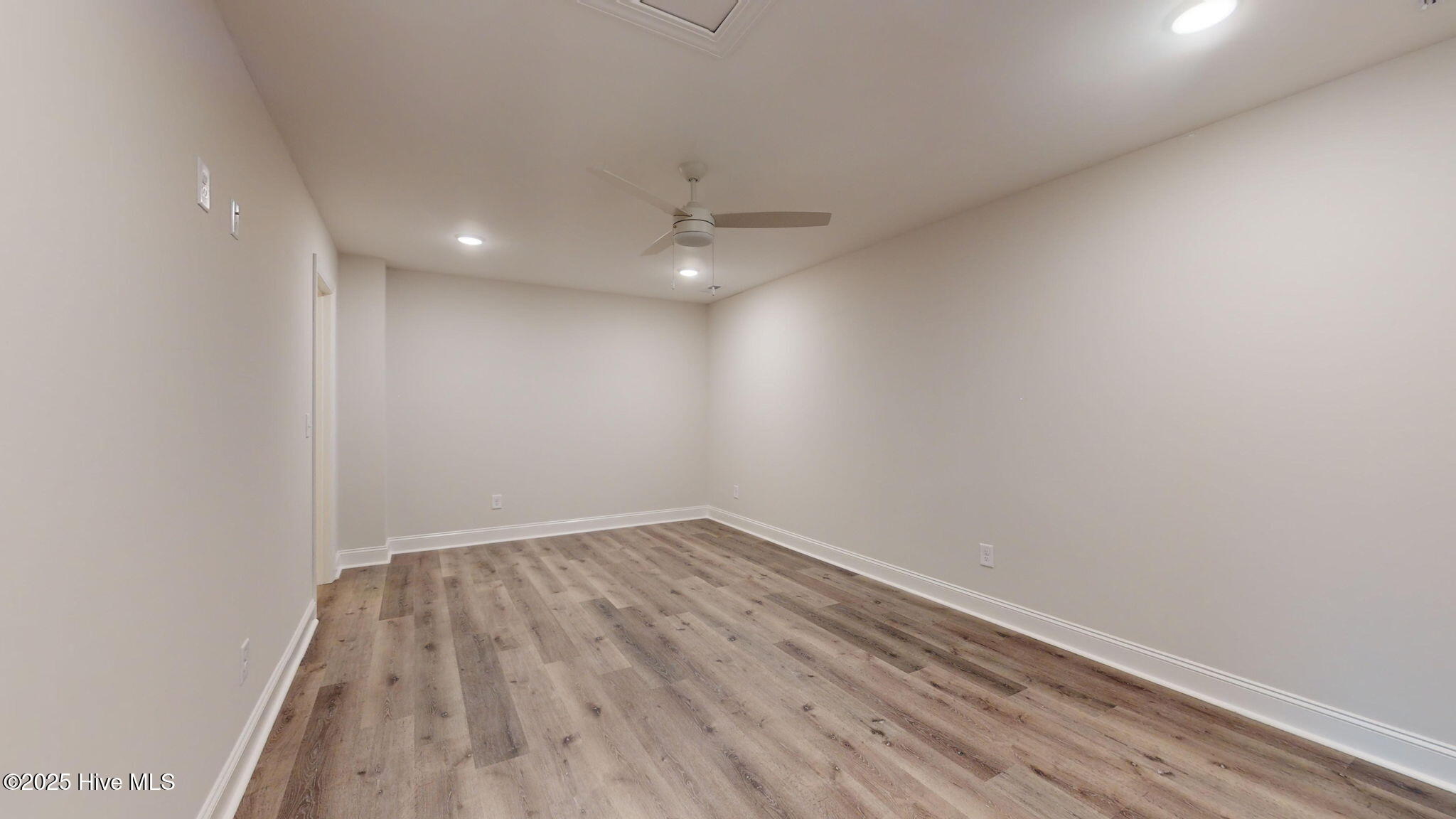 2028 Dartford Drive B Property Photo 26