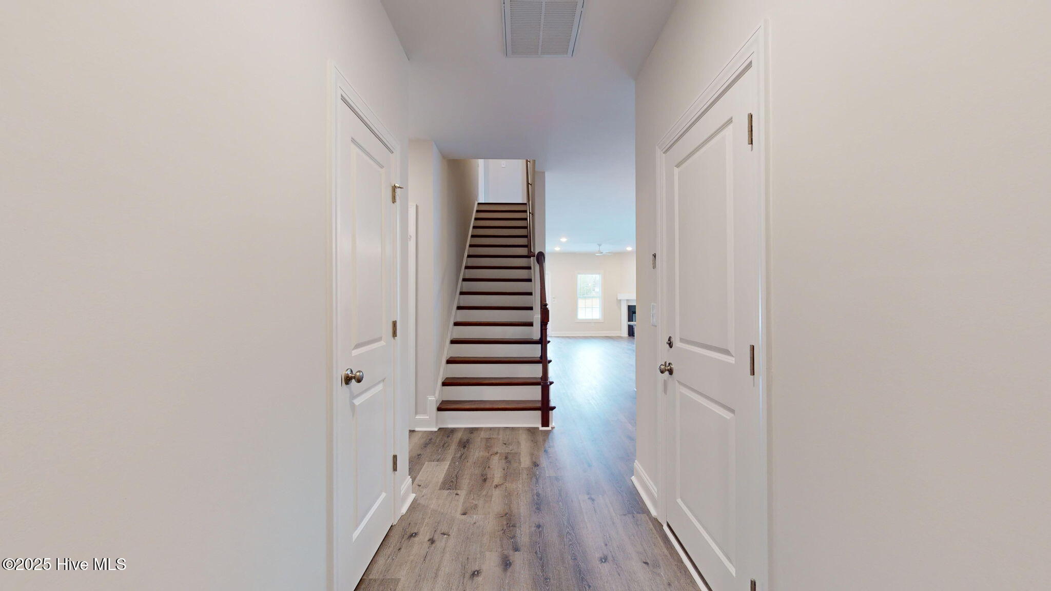 2028 Dartford Drive B Property Photo 27