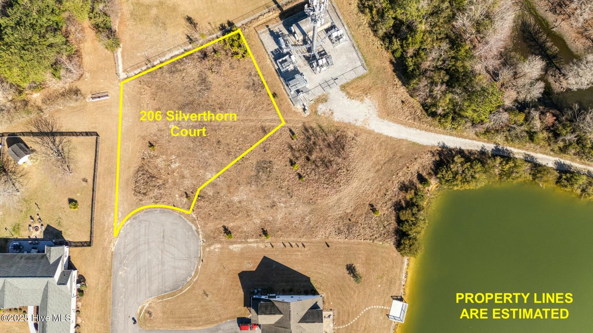 206 Silverthorn Court Property Photo 2