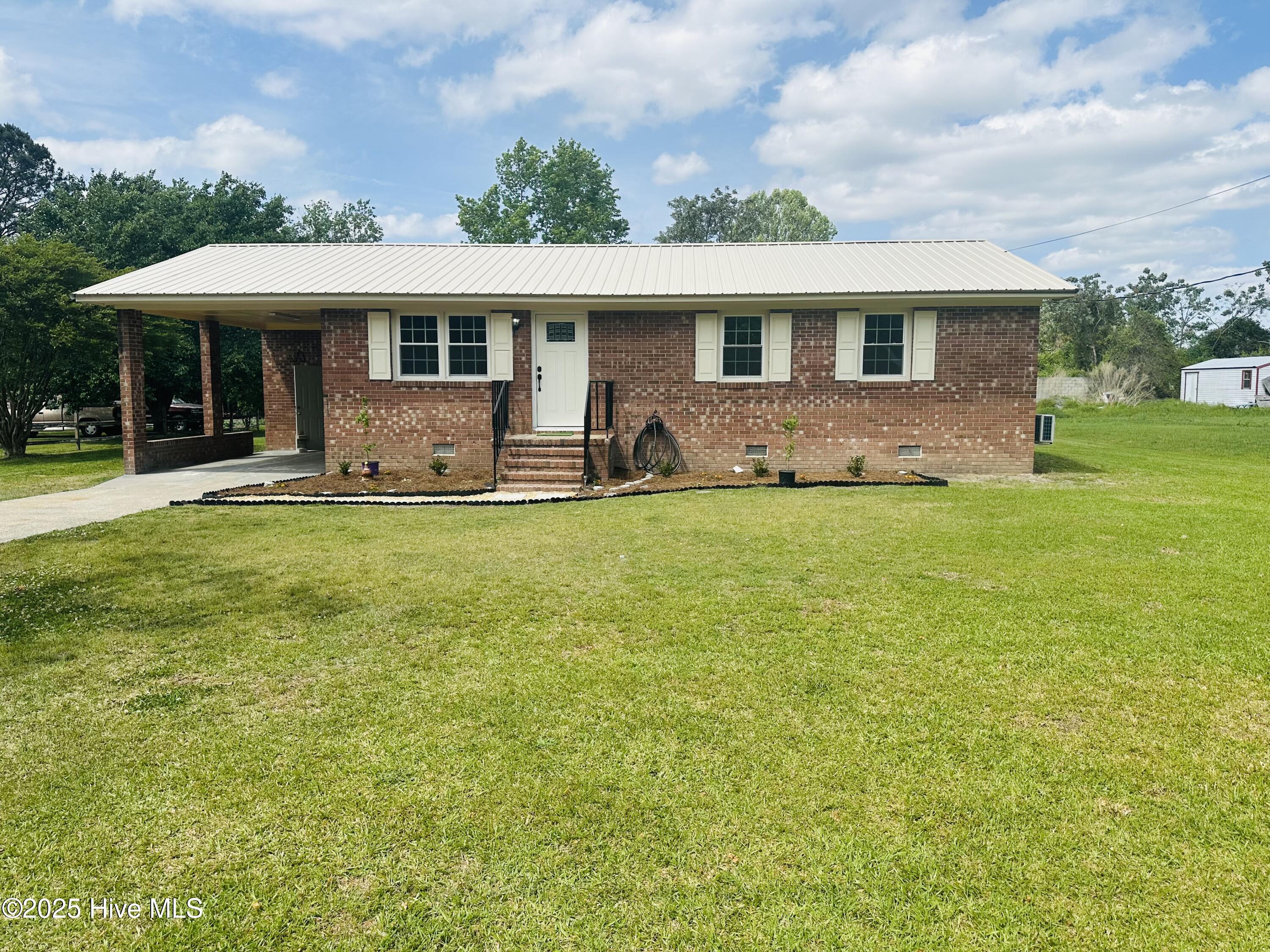 2010 Oakwood Drive Property Photo