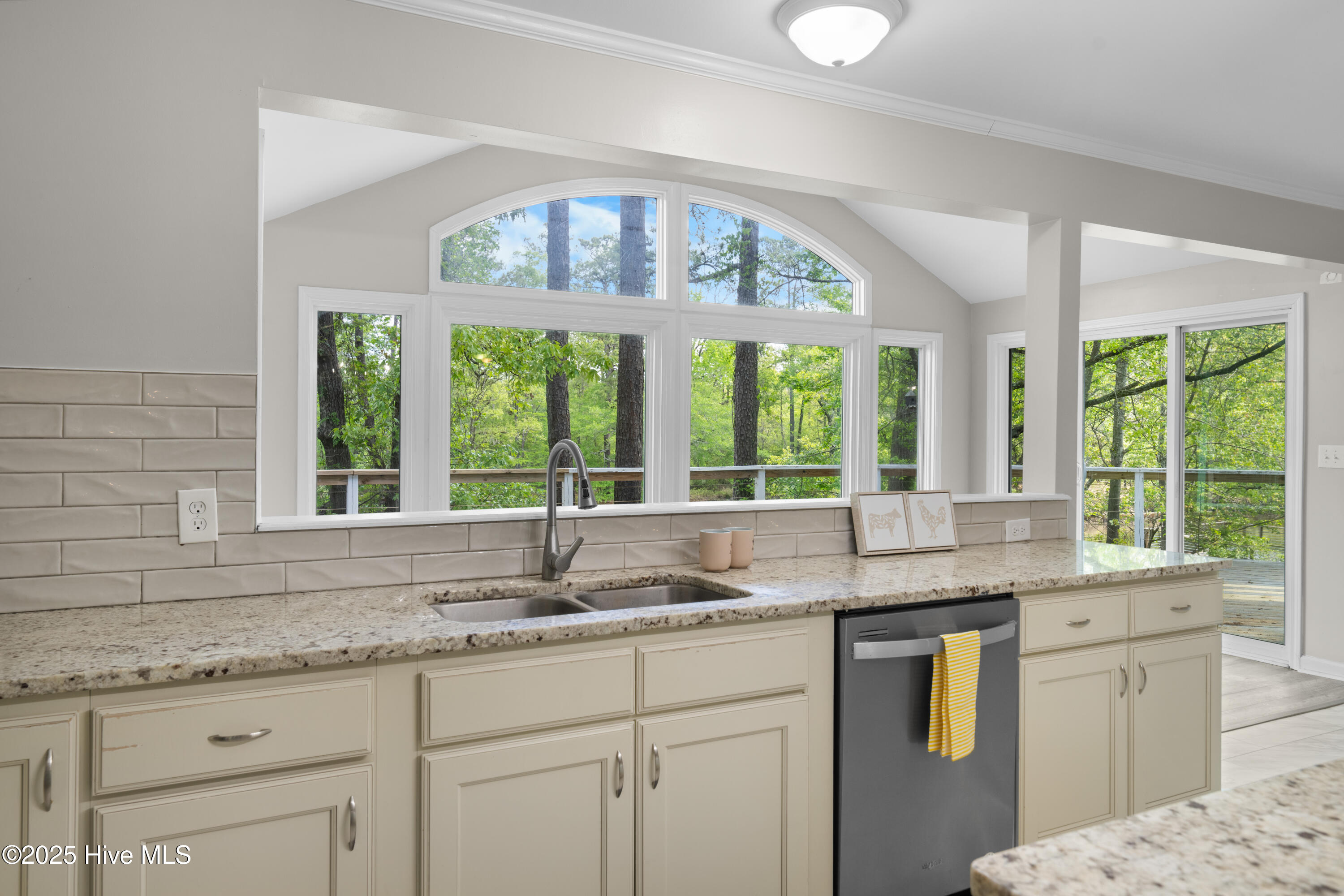 1379 River Bend Drive Property Photo 12