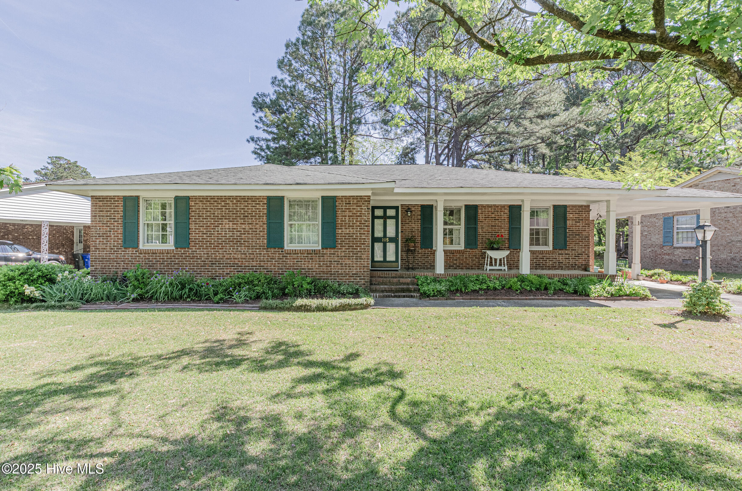 105 Osceola Drive Property Photo