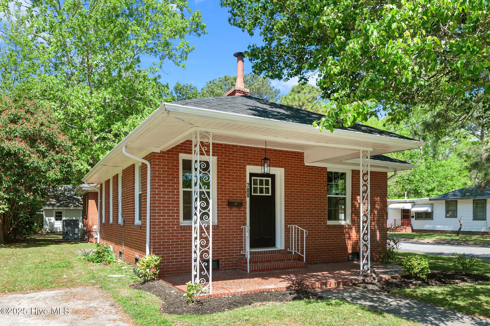 700 S Pine Street Property Photo