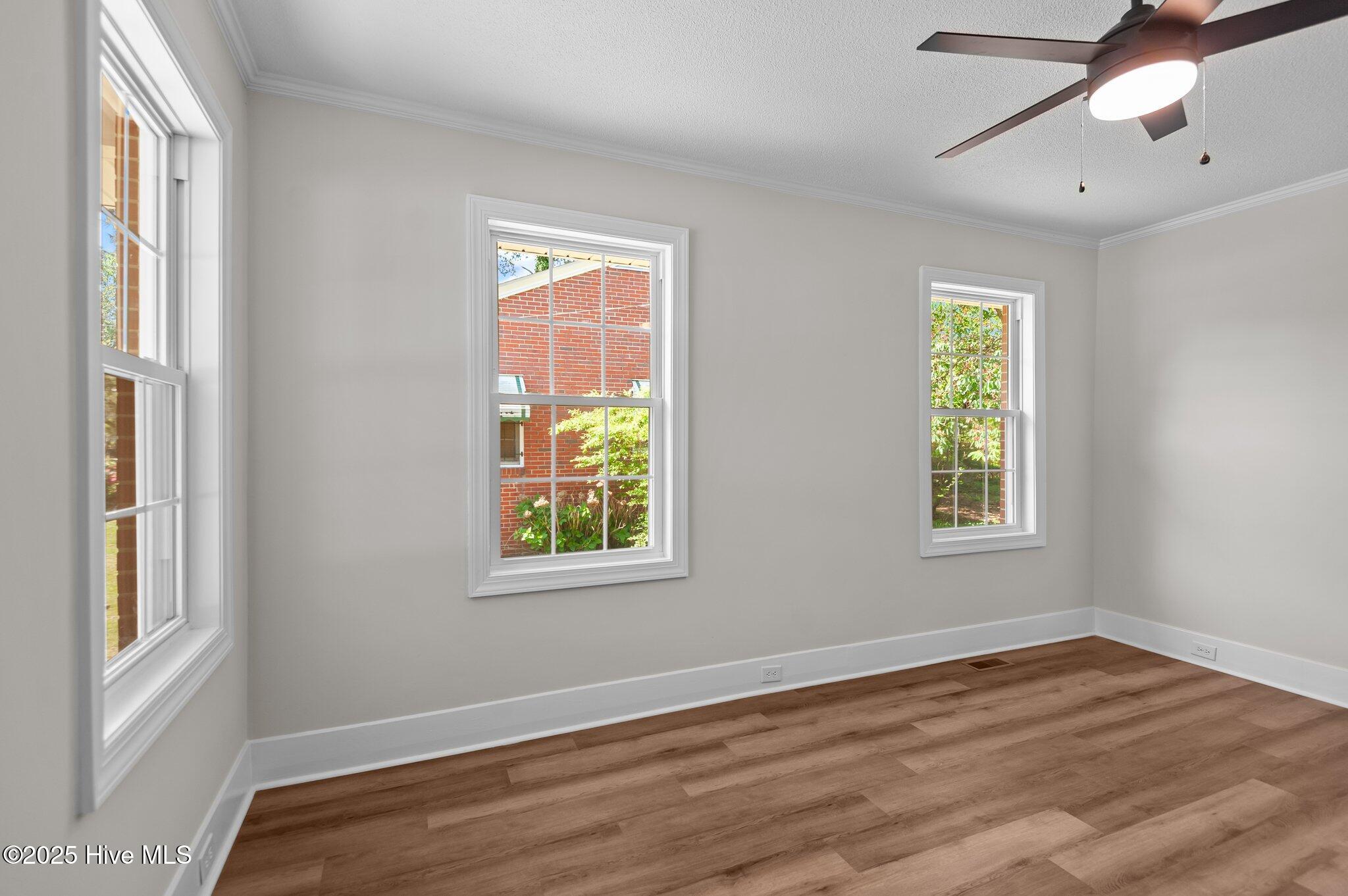 700 S Pine Street Property Photo 4