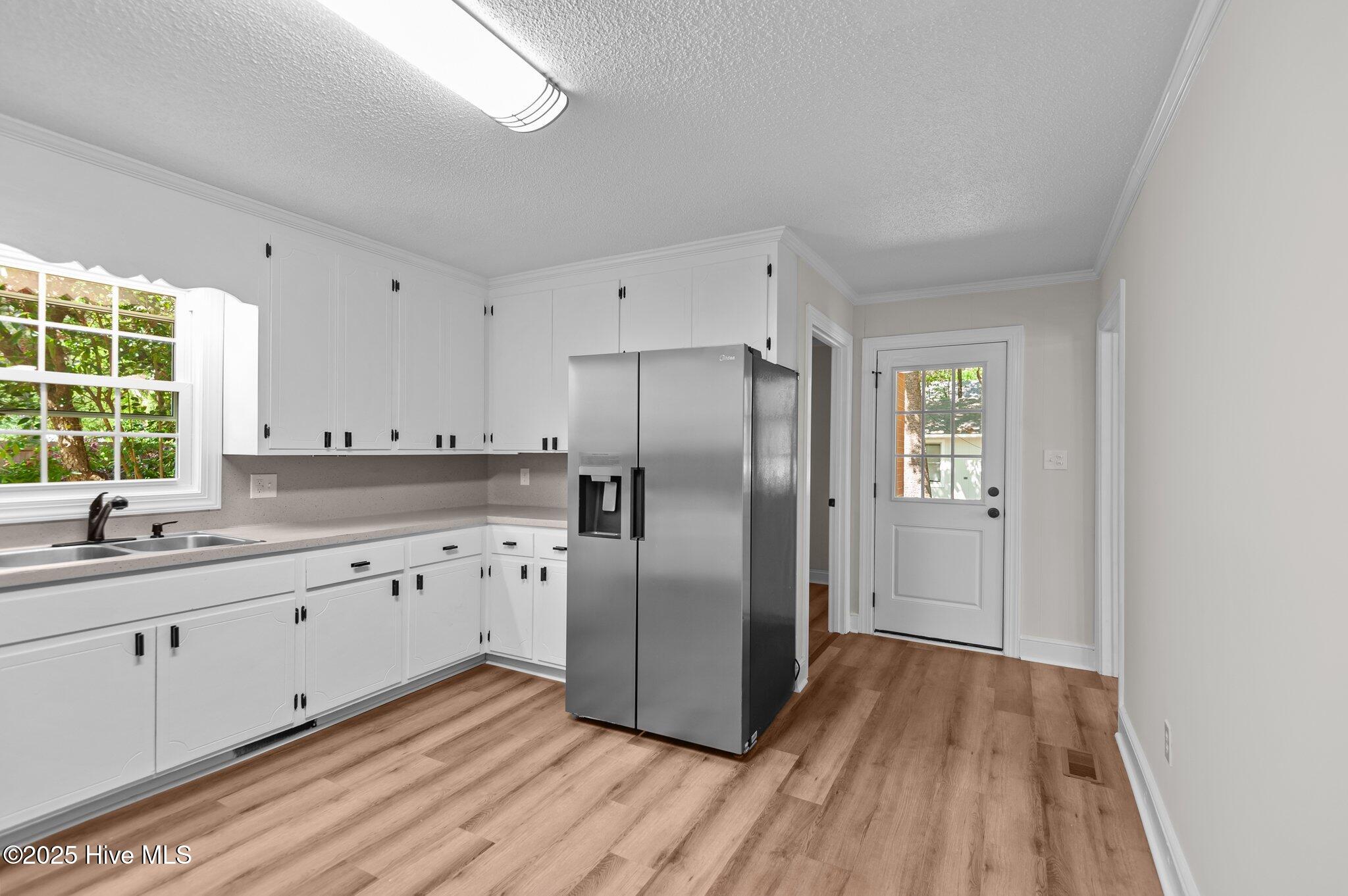 700 S Pine Street Property Photo 12