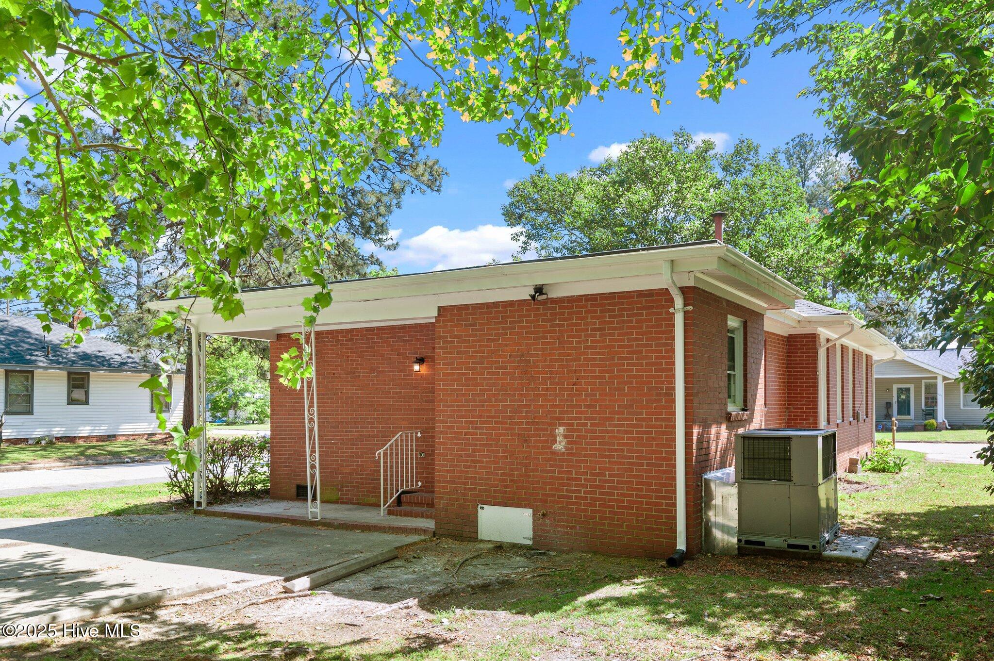 700 S Pine Street Property Photo 33