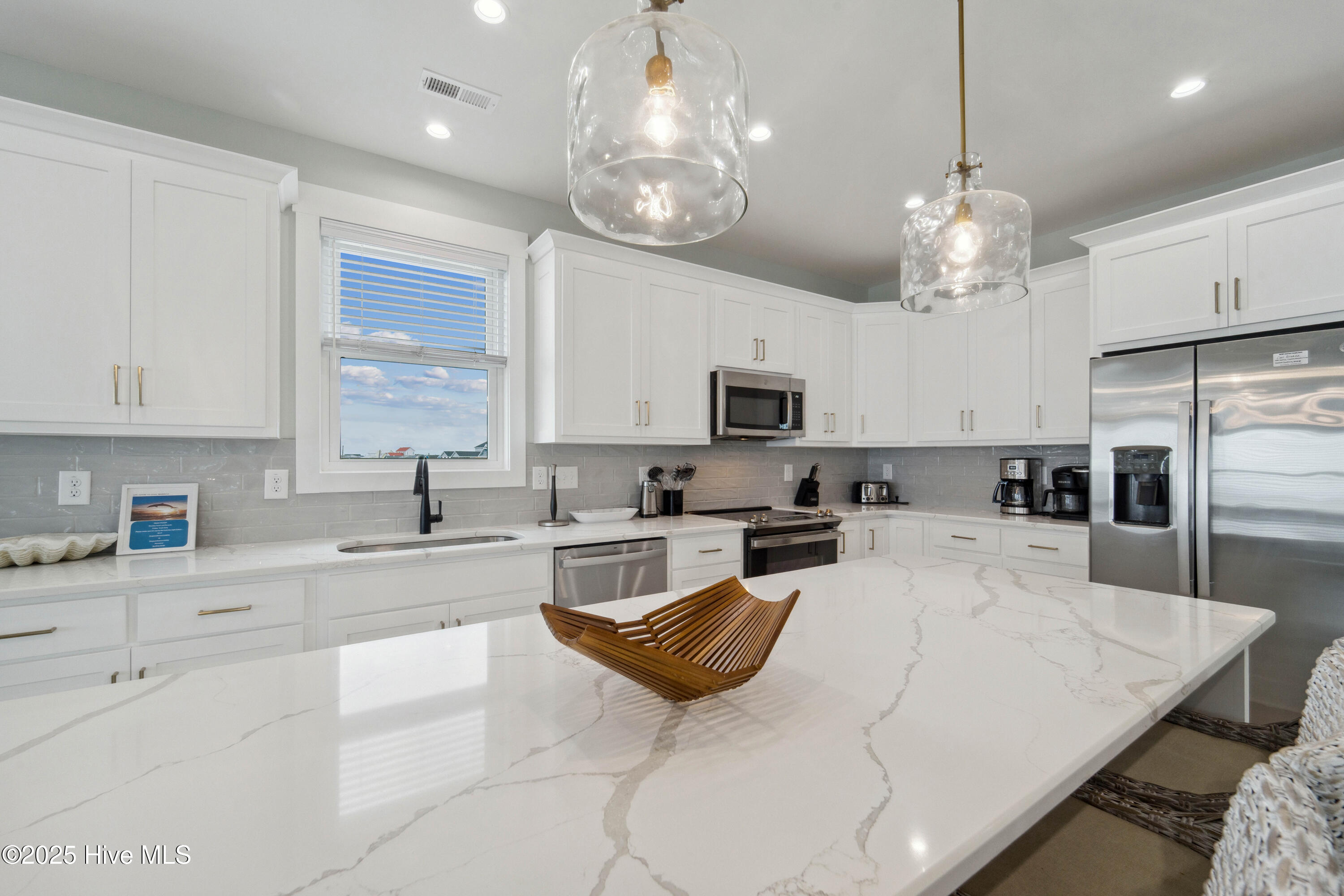 604 S Shore Drive Property Photo 10