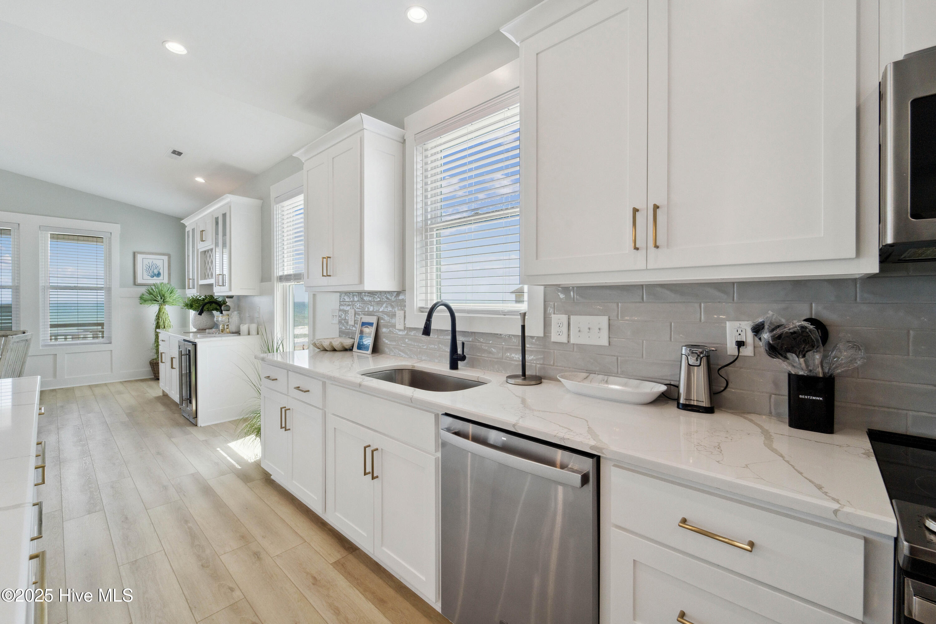 604 S Shore Drive Property Photo 16