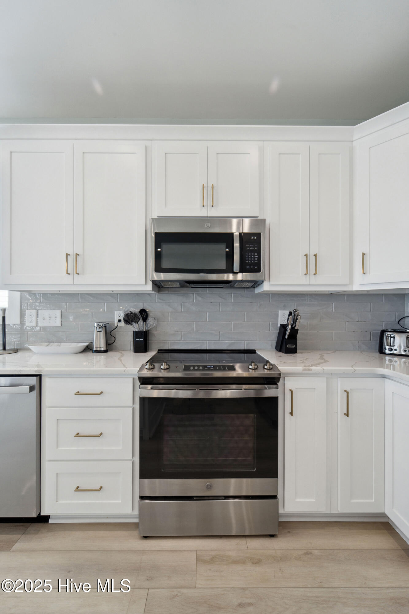 604 S Shore Drive Property Photo 17