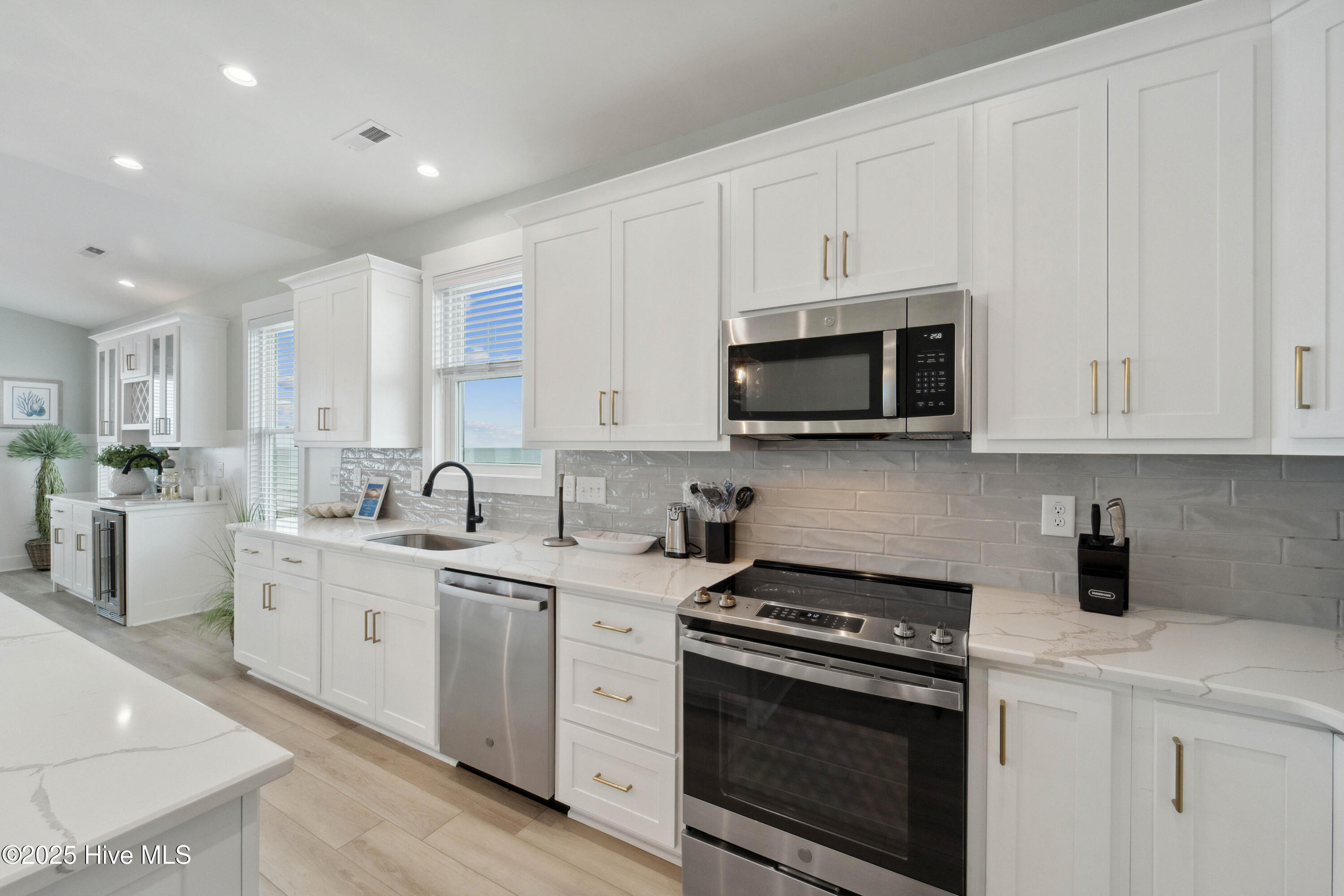 604 S Shore Drive Property Photo 23