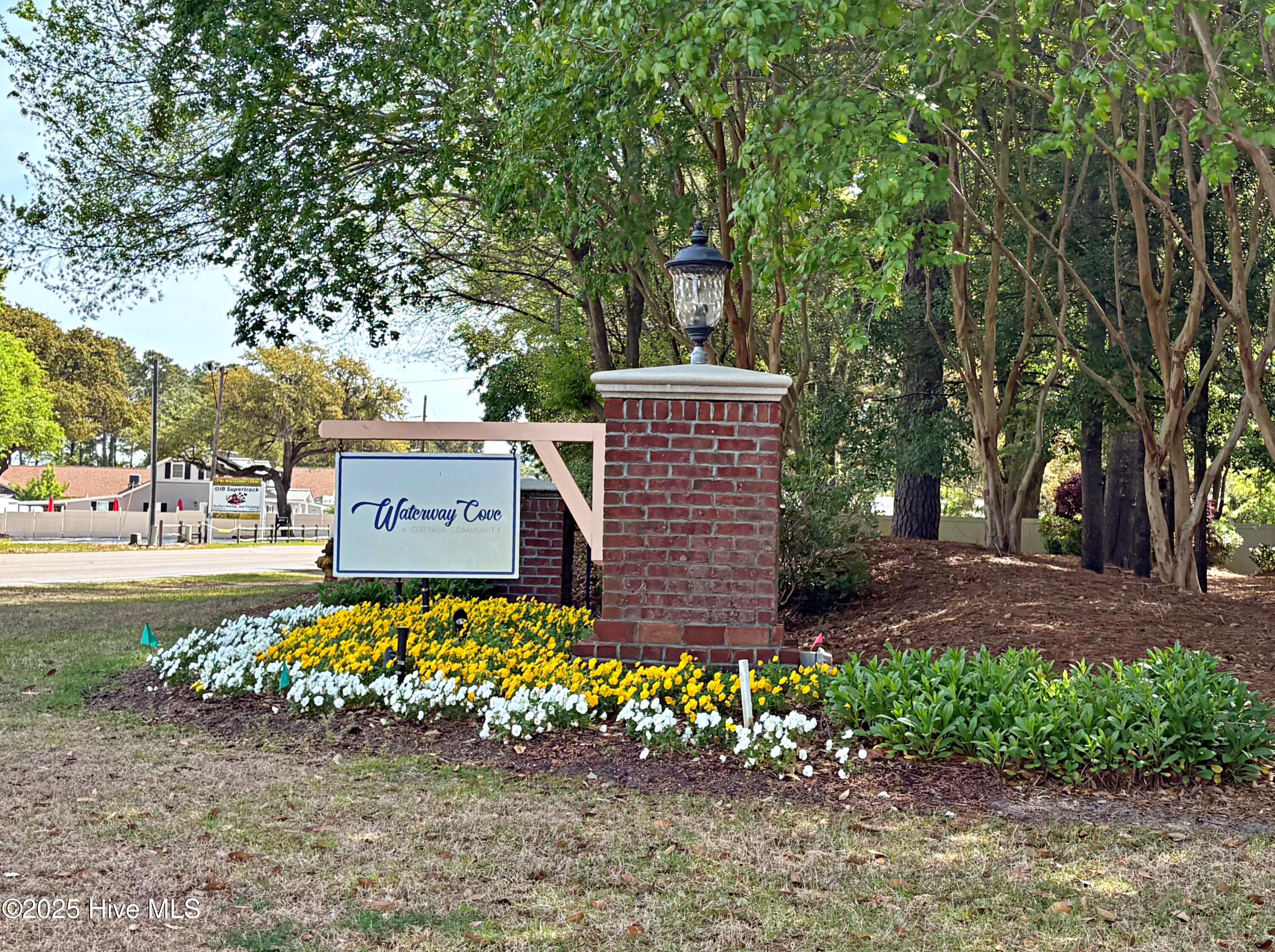6445 Figure Eight Drive Property Photo 2