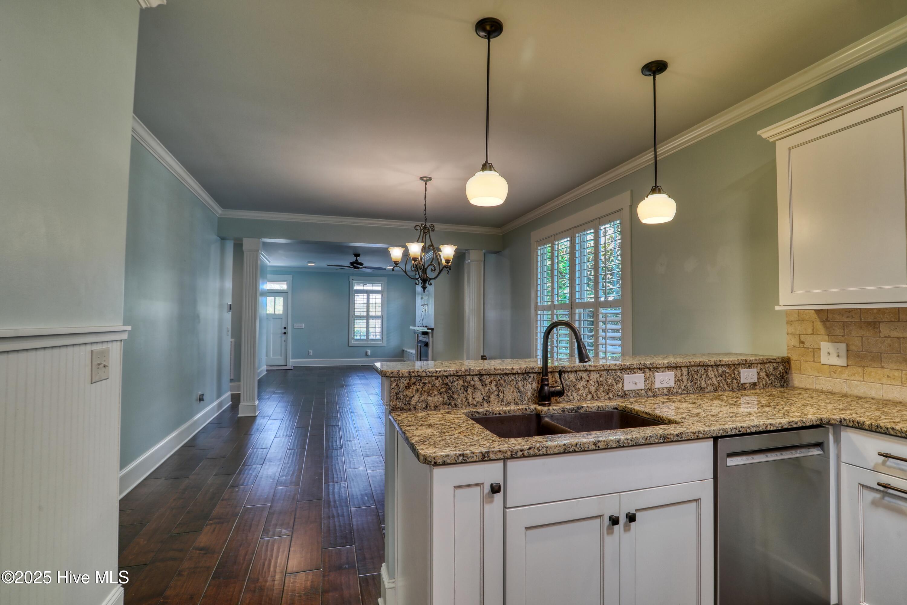 6445 Figure Eight Drive Property Photo 24