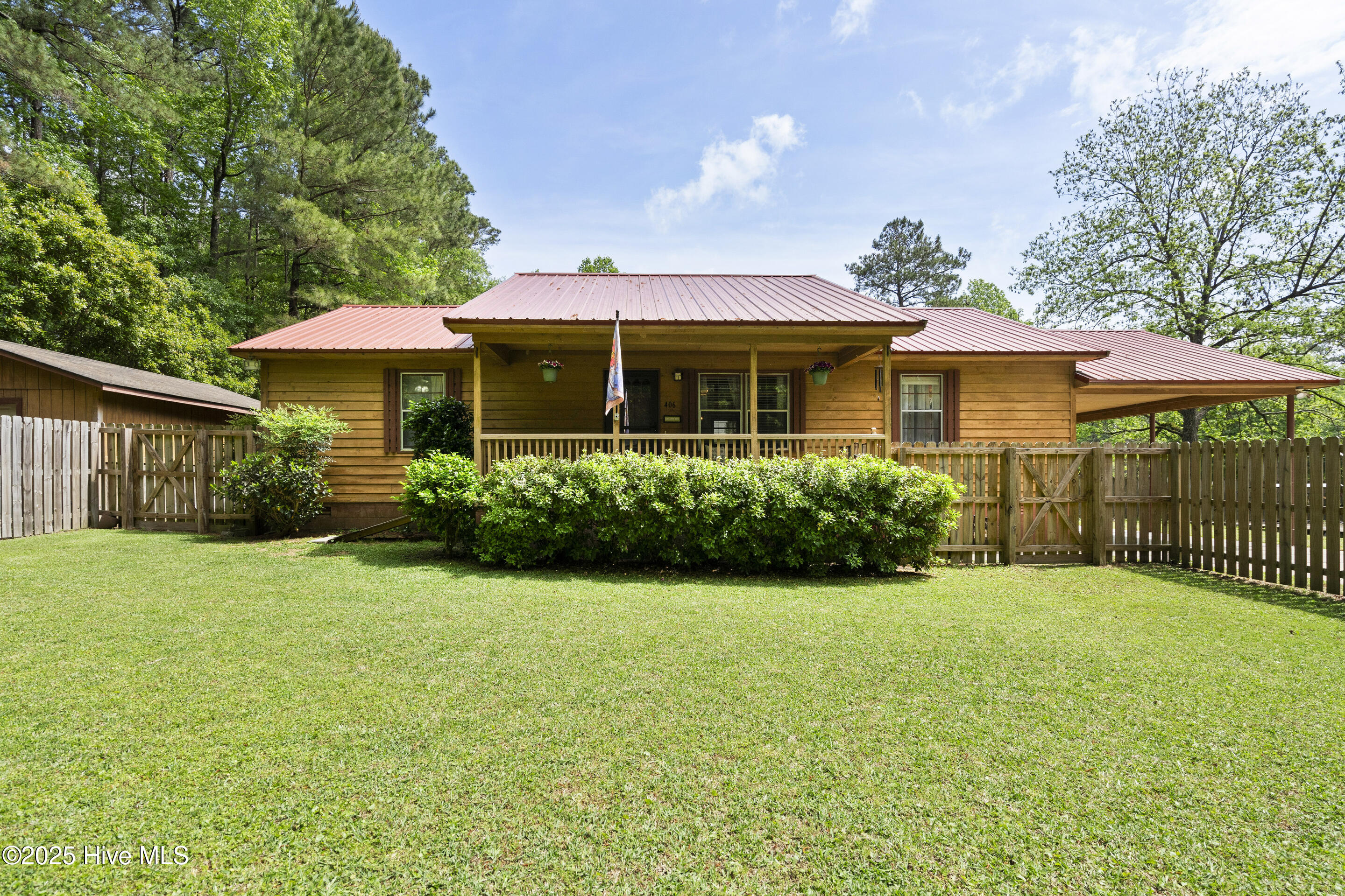 Oaks Road Real Estate Listings Main Image