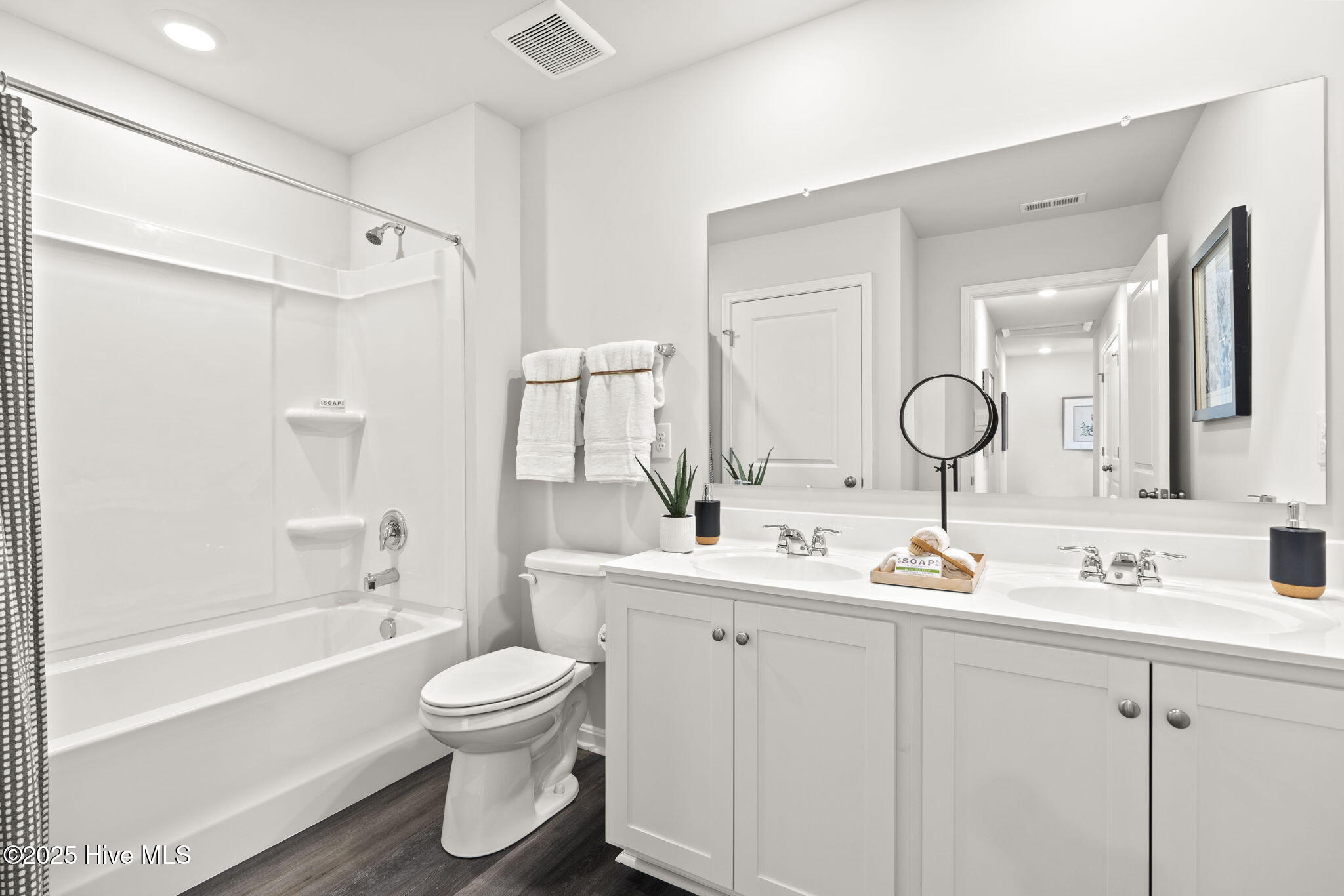 104 Genoa Drive Property Photo 11